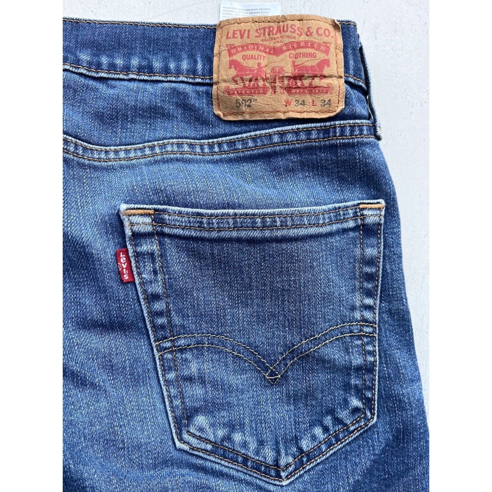 Levi's Levi's Jeans Blue Straight Leg 34x34 502 Icon Denim Athletic Stretch Slim Men’s Size US 34 / EU 50 - 2 Thumbnail