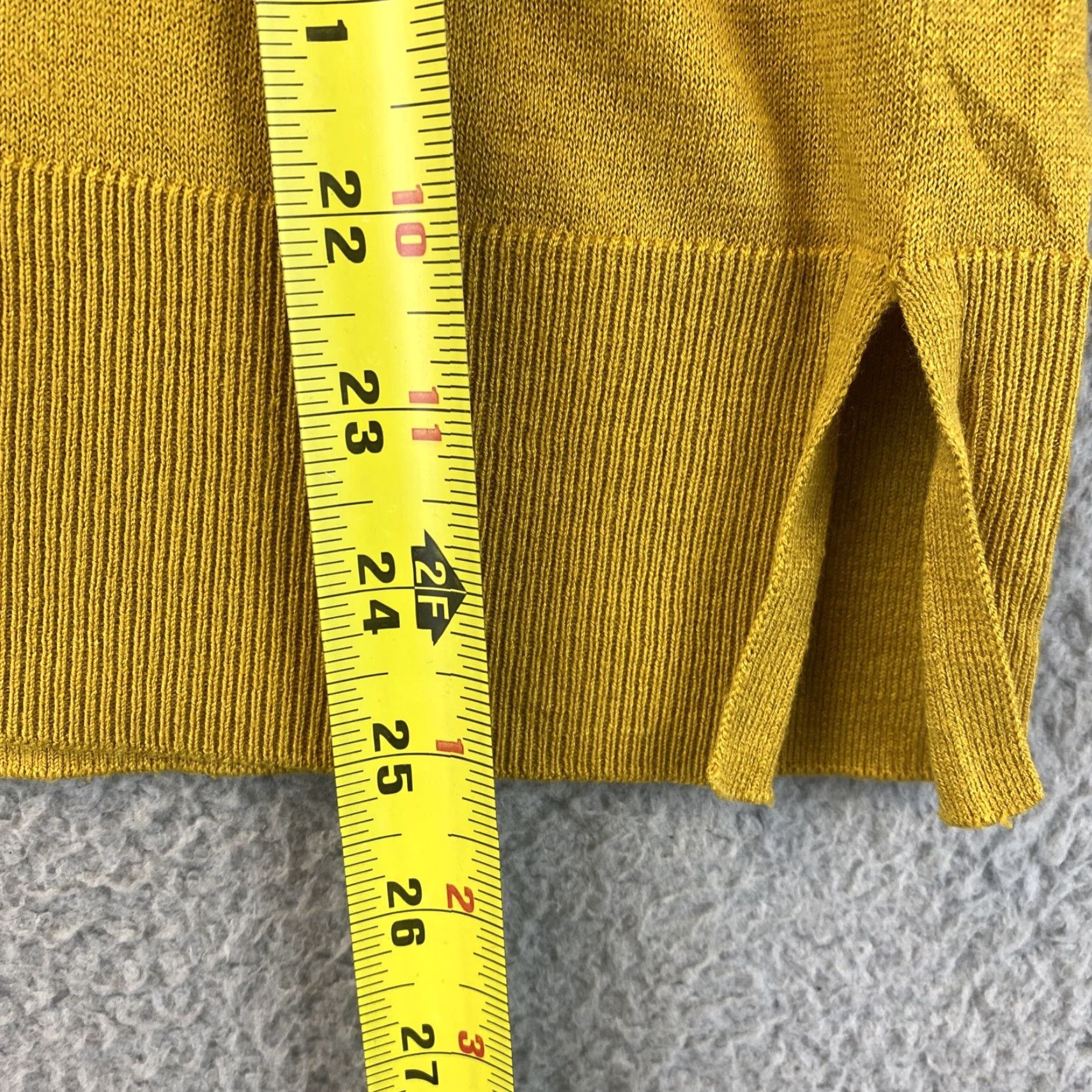 Ann Taylor Ann Taylor Loft Loft Size S Olive Button Down Long Sleeve Women's Light Sweater 72-9 / Velvet?ن Size S / US 4 / IT 40 - 5 Thumbnail