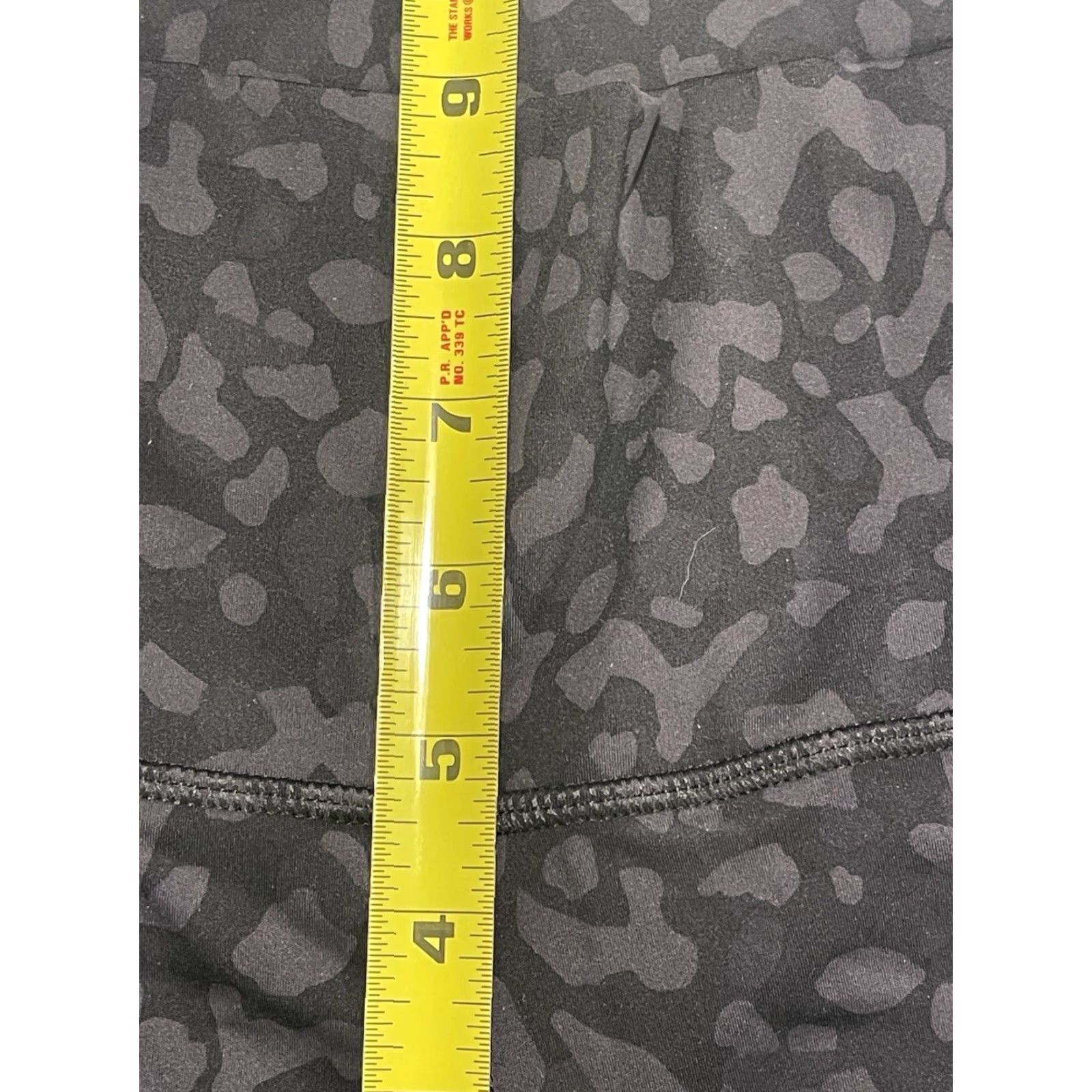 Lululemon Lululemon Leggings Women 8 Black Camouflage Ankle 22.5 Inseam Stretch Activewear Yoga Run Align Pant Athletic Womens Size 30" / US 8 / IT 44 - 4 Thumbnail