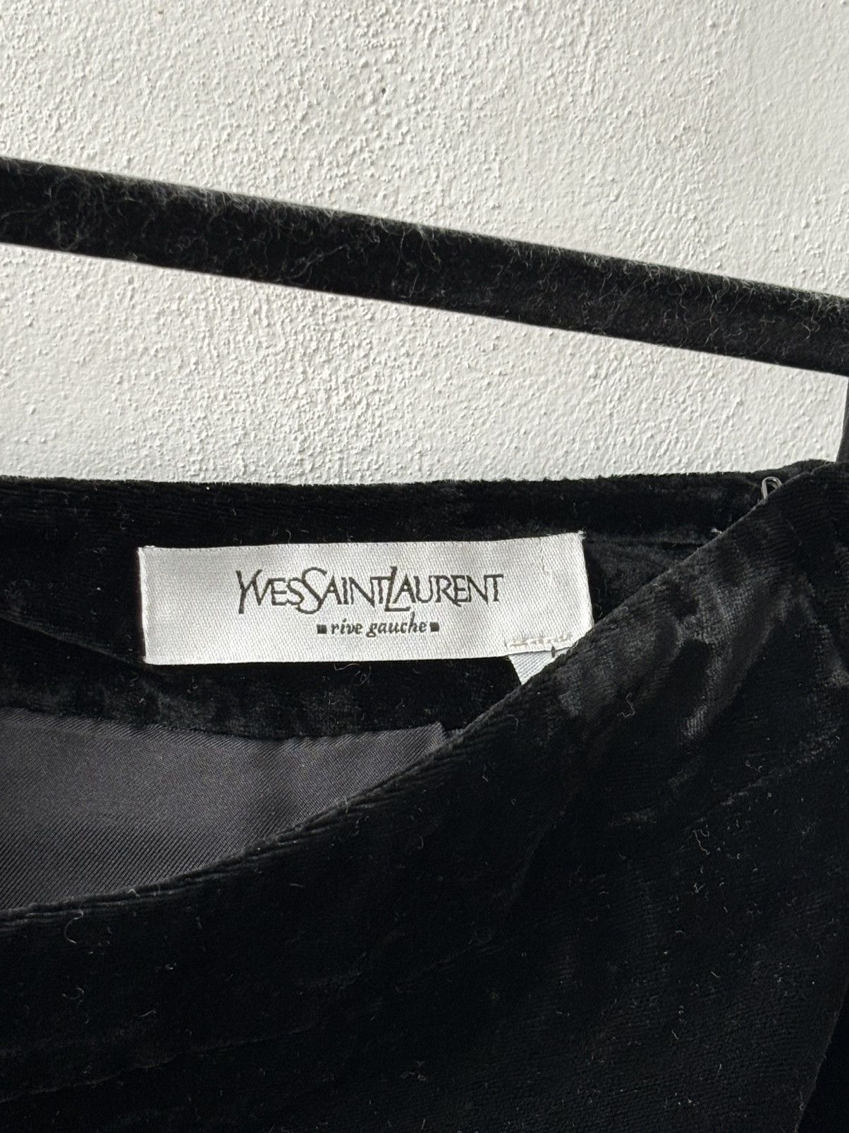 Yves Saint Laurent YSL vintage midi skirt Size 26" / US 2 / IT 38 - 1 Thumbnail