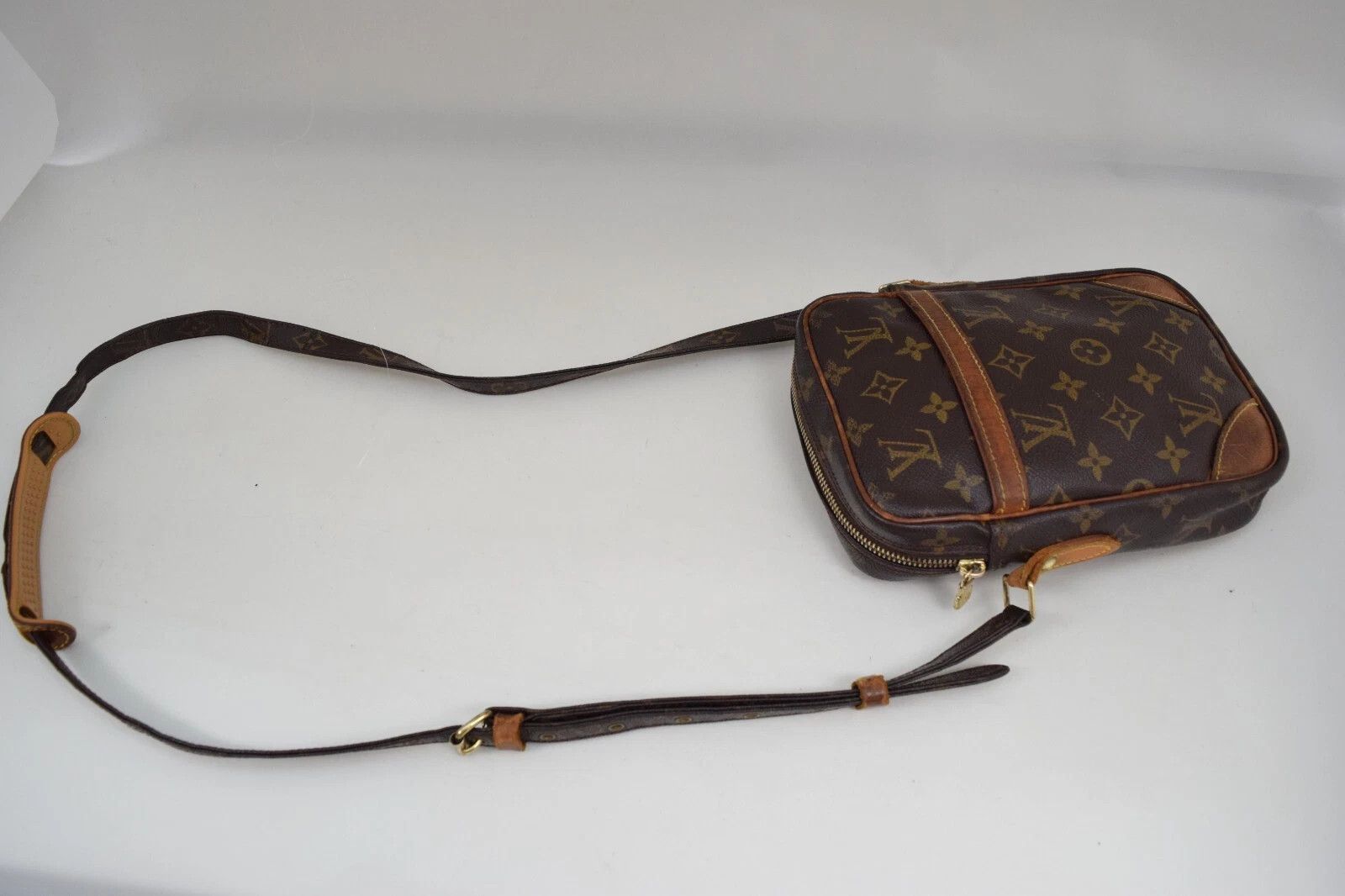 Louis Vuitton Auth Louis Vuitton Danube Crossbody Bag Monogram M45266 Size ONE SIZE - 9 Thumbnail