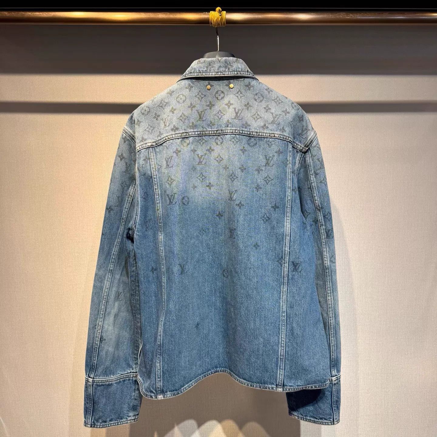 Louis Vuitton Louis Vuitton Blue Washed Ombre Denim Shacket 54 New Size US L / EU 52-54 / 3 - 2 Thumbnail