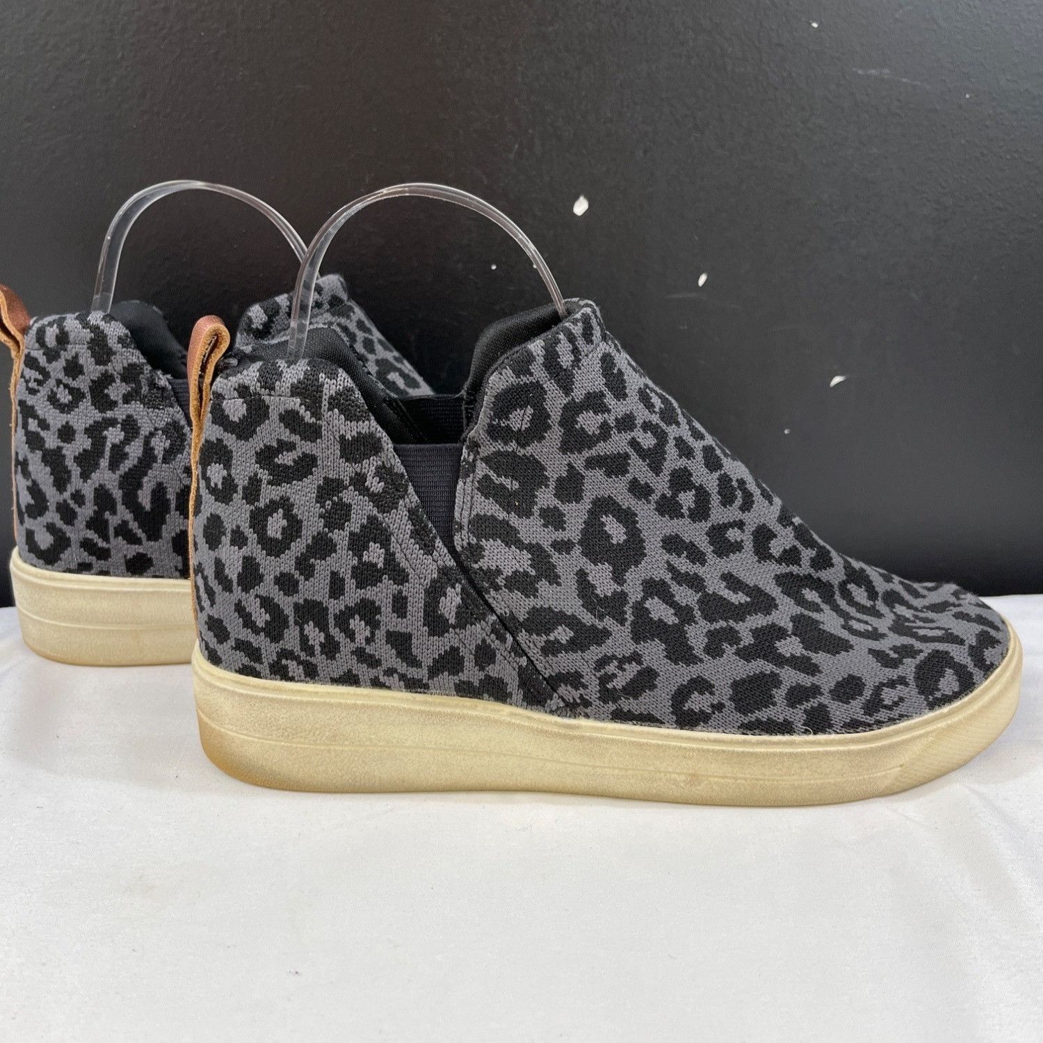 Other Ryka Vera Womens Grey Leopard Print Casual Sneakers Size 8.5 Size US 8.5 / IT 38.5 - 1 Thumbnail