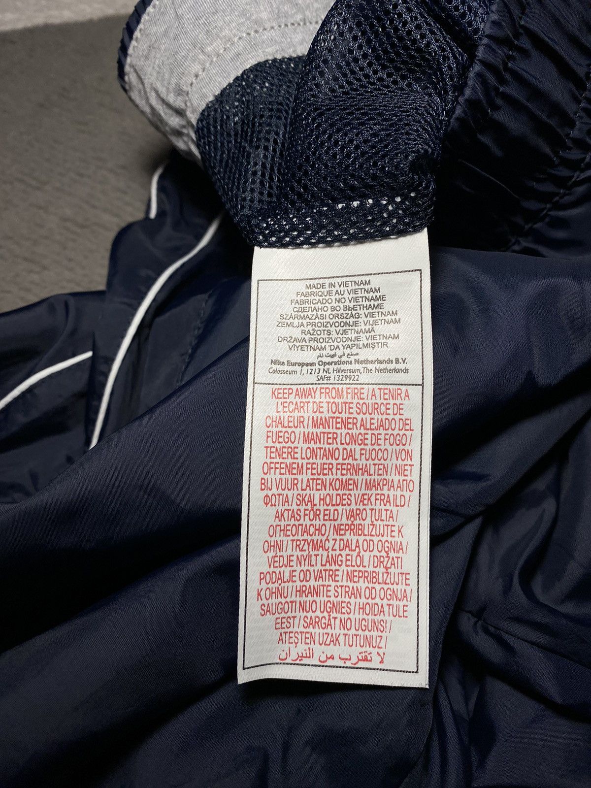 Nike Vintage 00’s Nike Swoosh women’s flared track pants Size 27" / US 4 / IT 40 - 18 Thumbnail