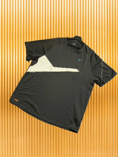 Nike 💦 90S NIKE SWOOSH VINTAGE Y2K OVERSIZED RETRO TEE T-SHIRT Size US L / EU 52-54 / 3 - 1 Thumbnail