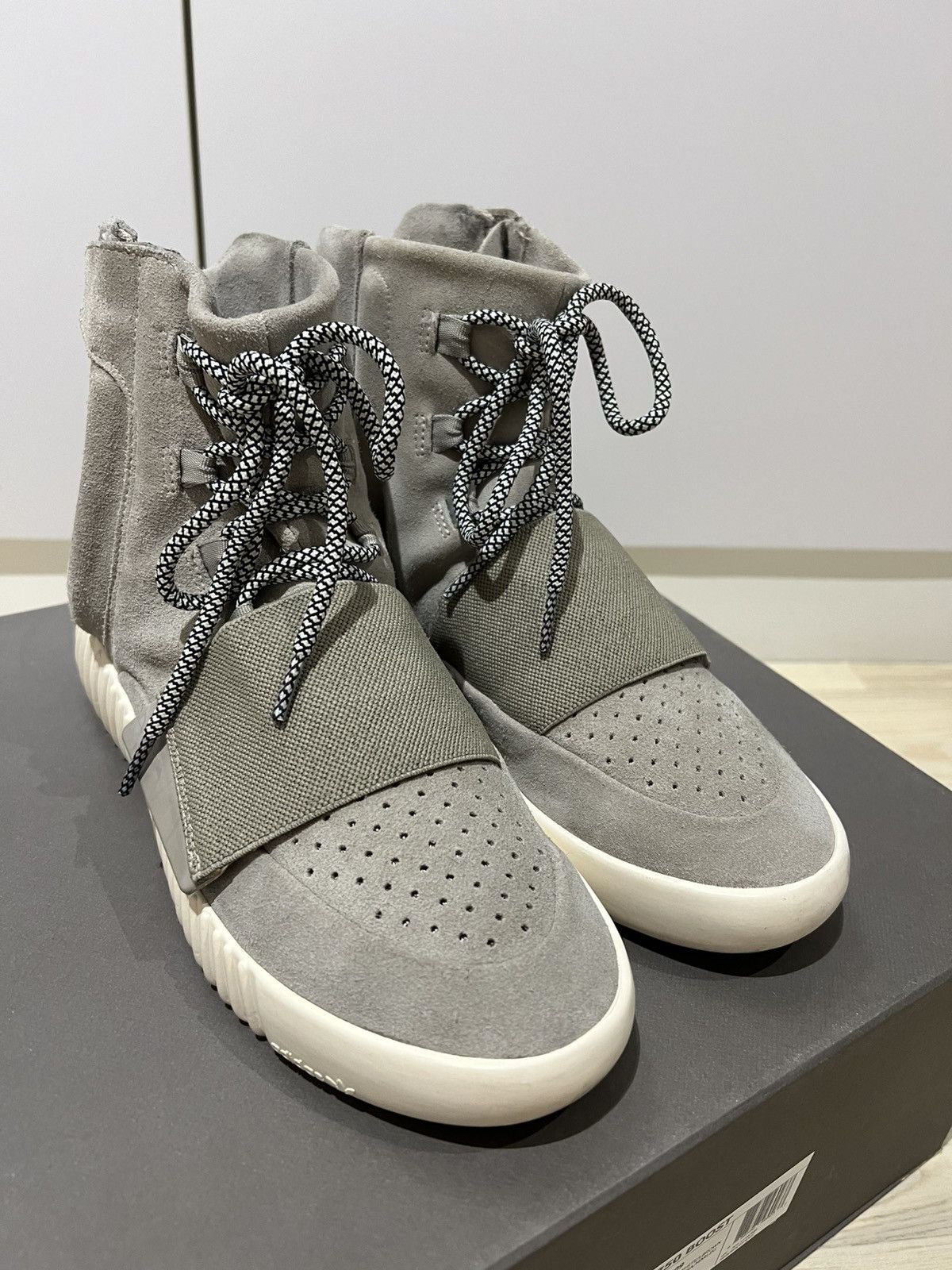 Yeezy Adidas Yeezy 750 Boost Light Brown Size US 8 / EU 41 - 2 Thumbnail