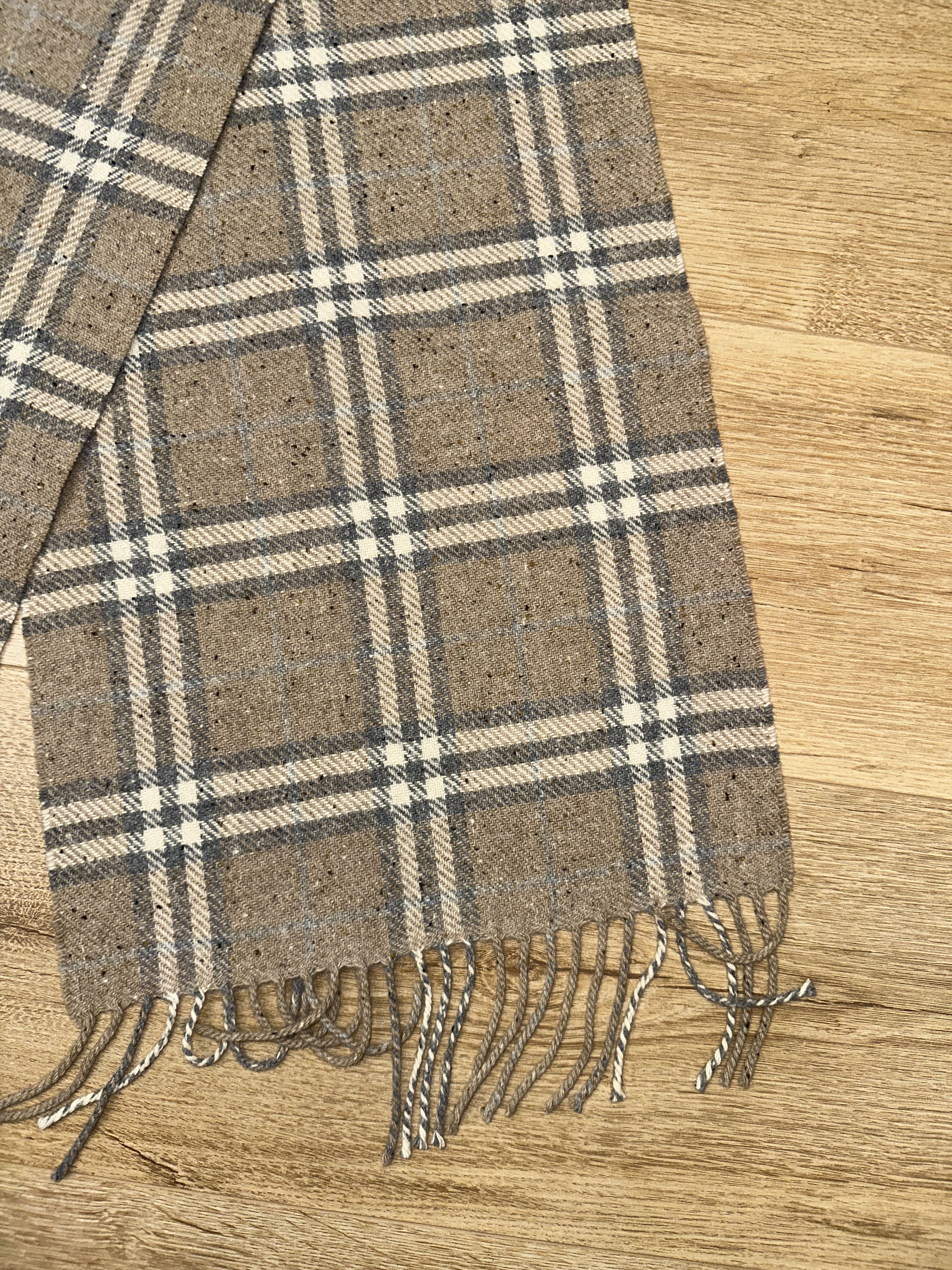 Burberry Burberrys Speckled Check Cashmere Wool Fringe Scarf 150 x 30 Size ONE SIZE - 9 Thumbnail
