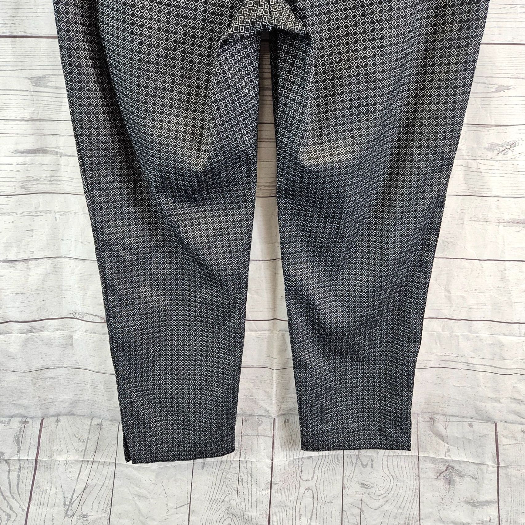 Vintage Chico's Womens Ankle Pants Sz 12 Black Geometric Pull On High Rise Pants Women 12 Black Geometric Ankle Chicos Womens Pants Size 34" / US 12 / IT 48 - 5 Thumbnail
