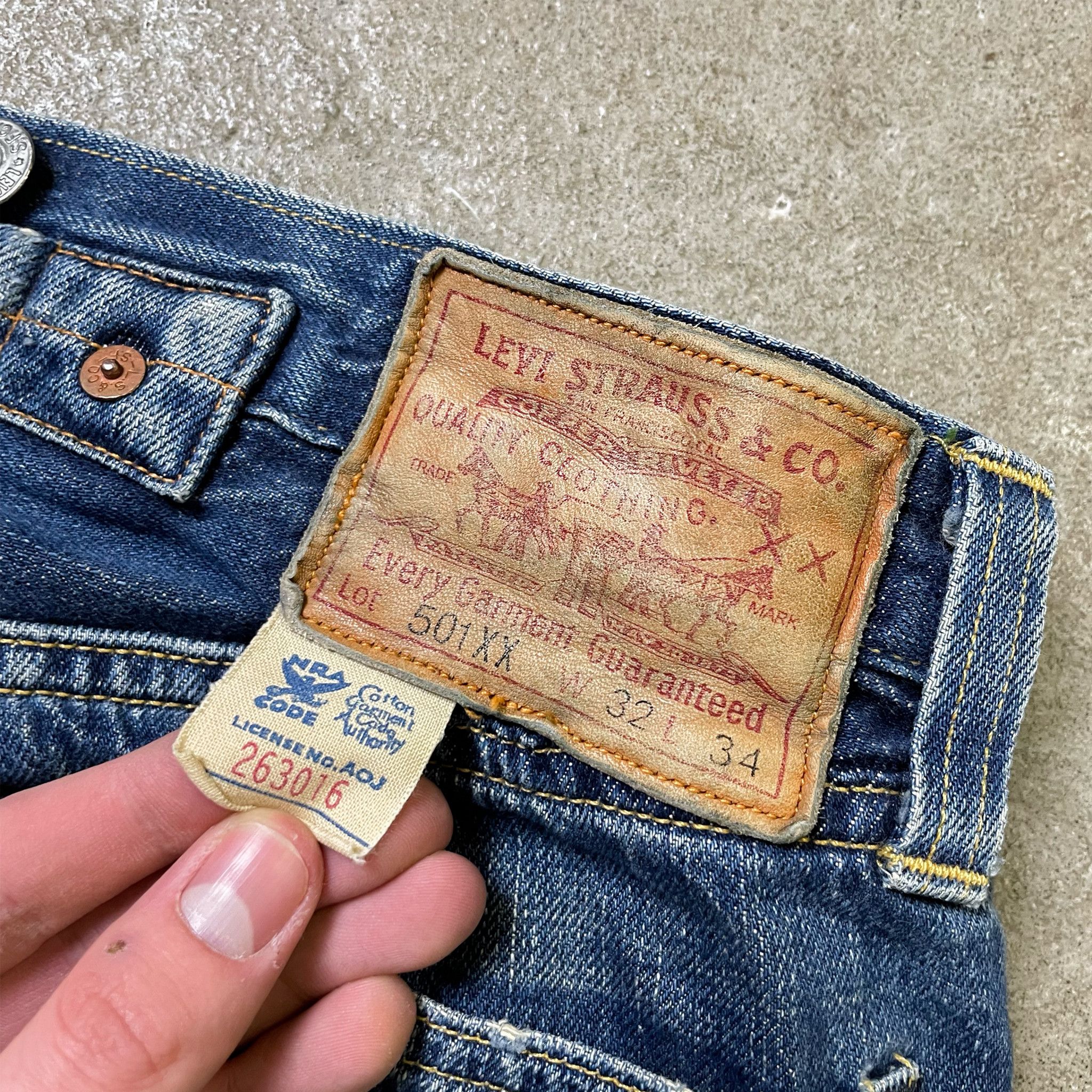 Levi's Levi's 501xx Made in USA Selvedge Buckle Blue Jeans Size US 32 / EU 48 - 5 Thumbnail