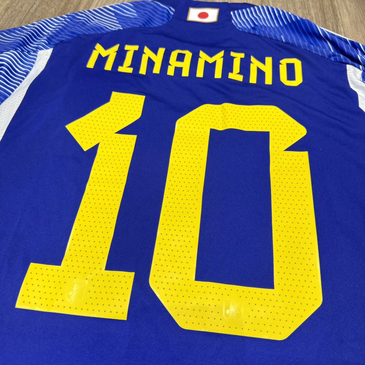Japan World cup 2022 home shirt #10 Minamino (bnwt)