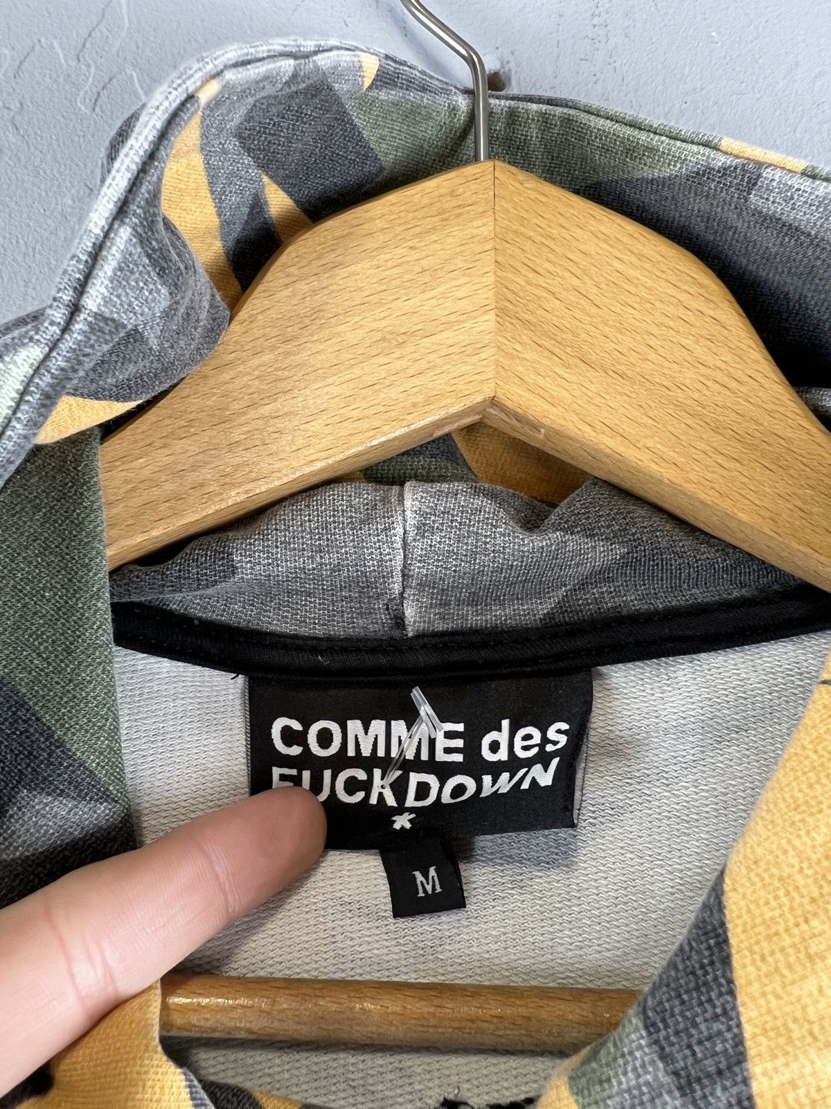 Comme Des Fuck Down Vintage COME des FUCK DOWN authentic hoodie multi camo y2k Size US M / EU 48-50 / 2 - 5 Thumbnail