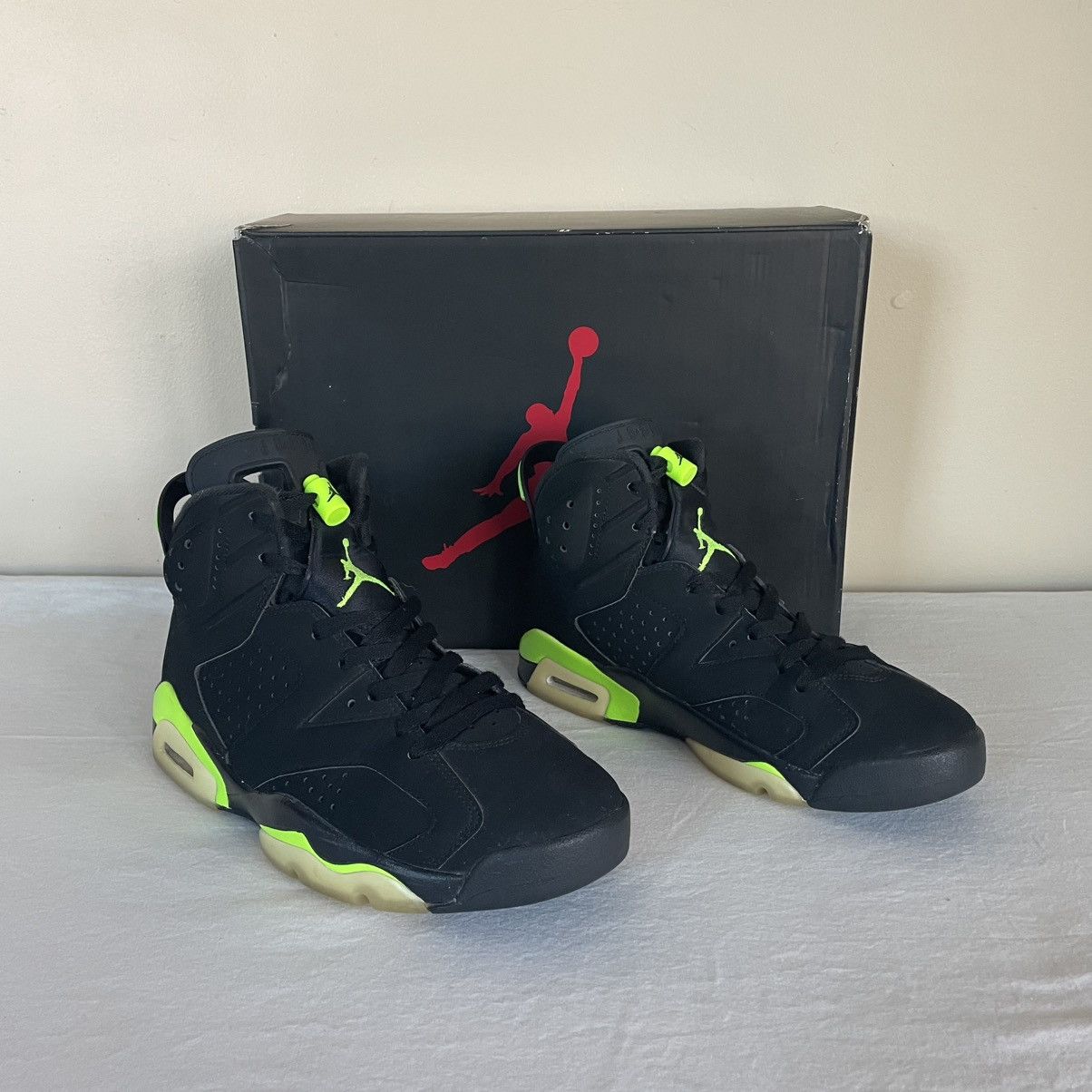 Jordan Brand × Nike Nike Air Jordan 6 Retro Electric Green Mens US Size 8 Size US 8 / EU 41 - 4 Thumbnail