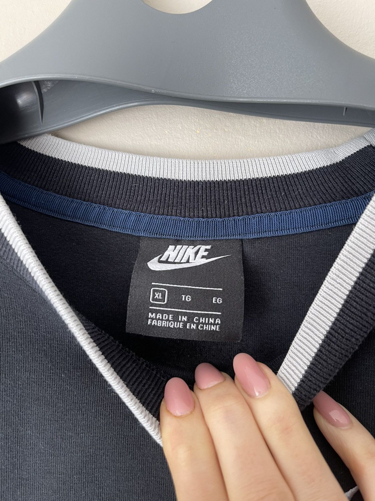Nike Nike nyc vintage crewneck hoodie Size US XL / EU 56 / 4 - 7 Thumbnail