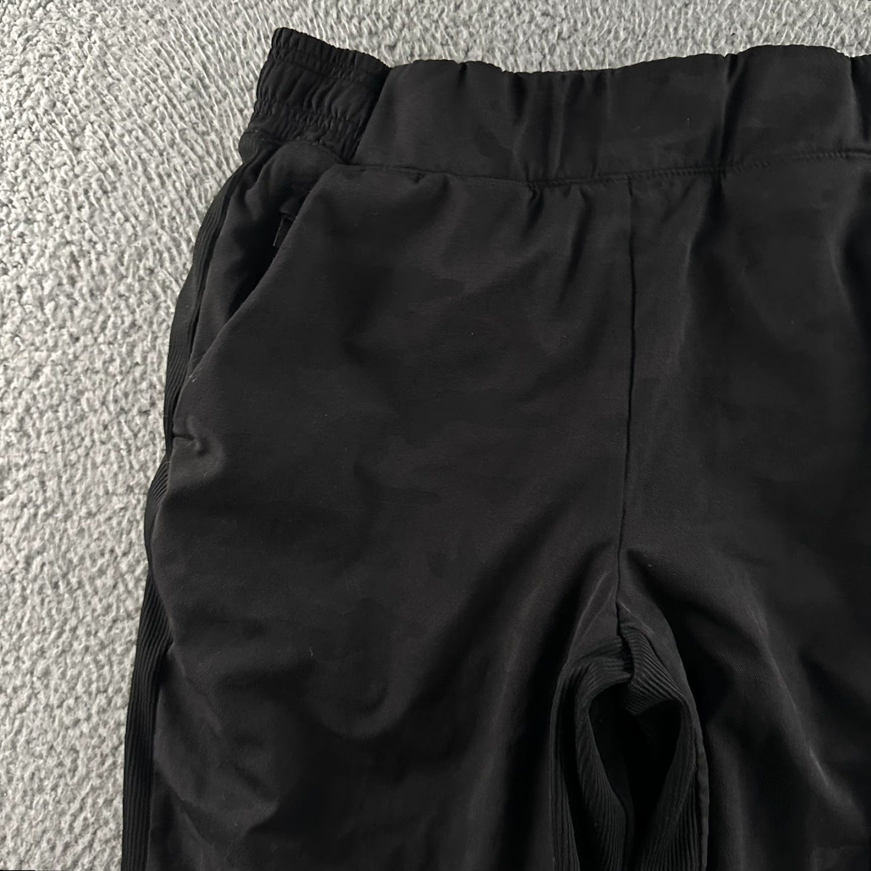 Athleta Athleta Pants Black 2 Jogger Mid Rise Camo Stretch Lined Polyester Blend Womens Tapered Jogger Feature: Stretch Size 26" / US 2 / IT 38 - 3 Thumbnail