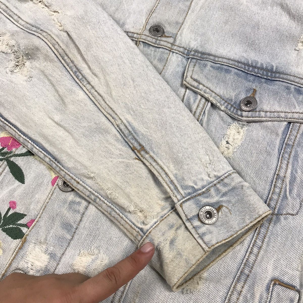 Designer × Zara ZARA MAN DENIM EMBROIDERY DESIGN DISTRESSED JACKET Size US L / EU 52-54 / 3 - 17 Thumbnail