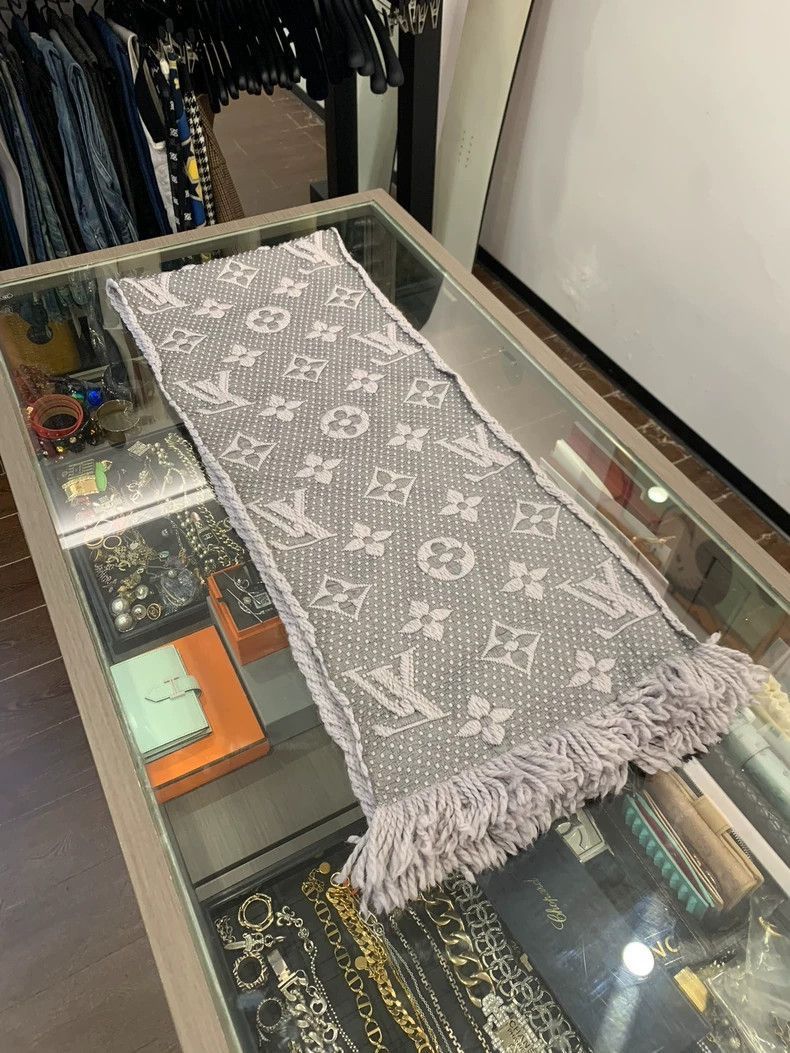 Louis Vuitton Louis Vuitton Logomania Silk Wool Scarf- Size ONE SIZE - 3 Thumbnail