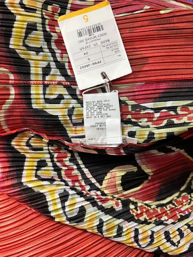 Issey Miyake Issey Miyake A long cardigan with a red mask Size XXL / US 16-18 / IT 52-54 - 4 Thumbnail