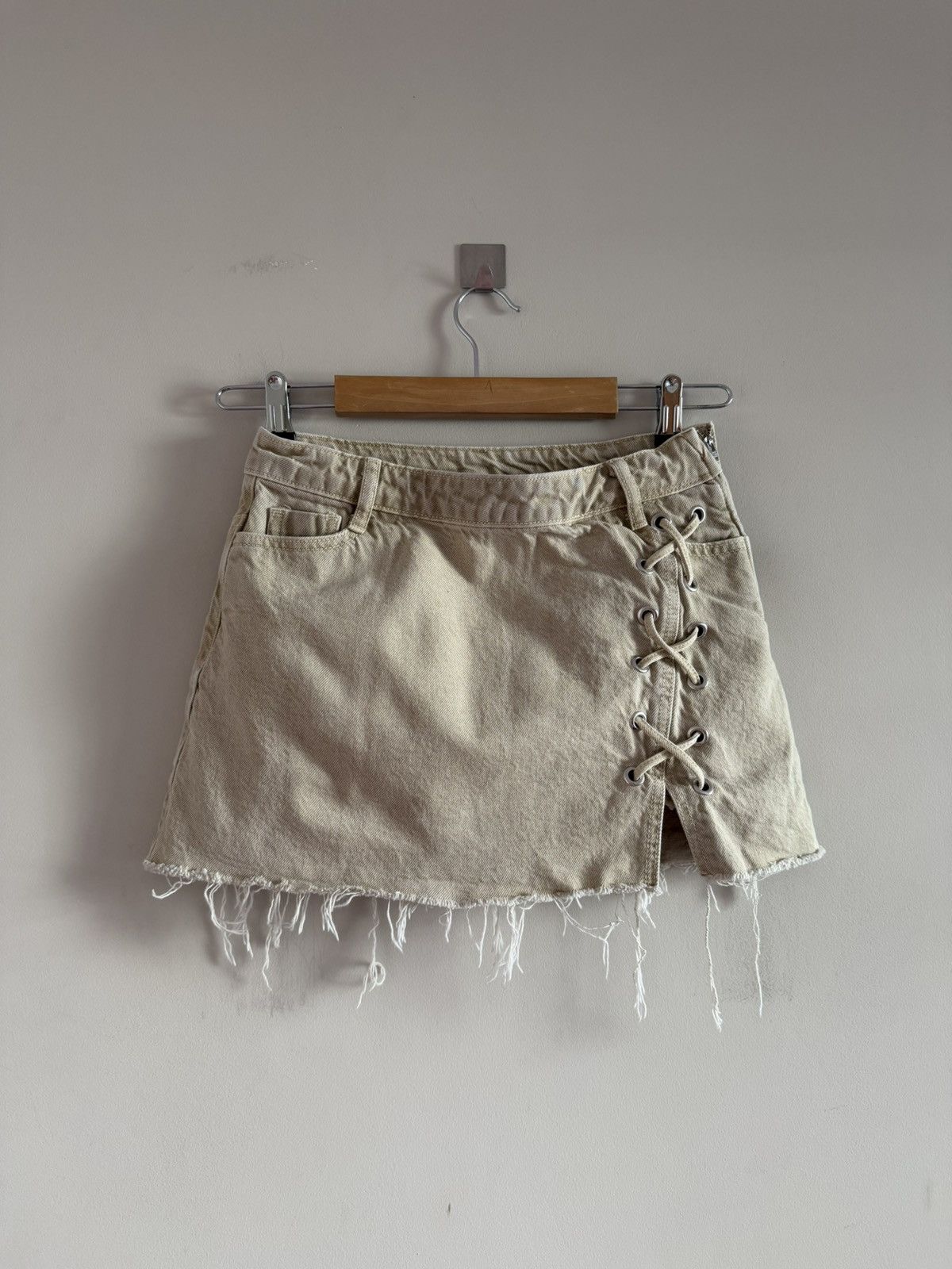 Vintage Lace Up Mini Skirt Beige Raw Hem Size 26" / US 2 / IT 38 - 1 Thumbnail