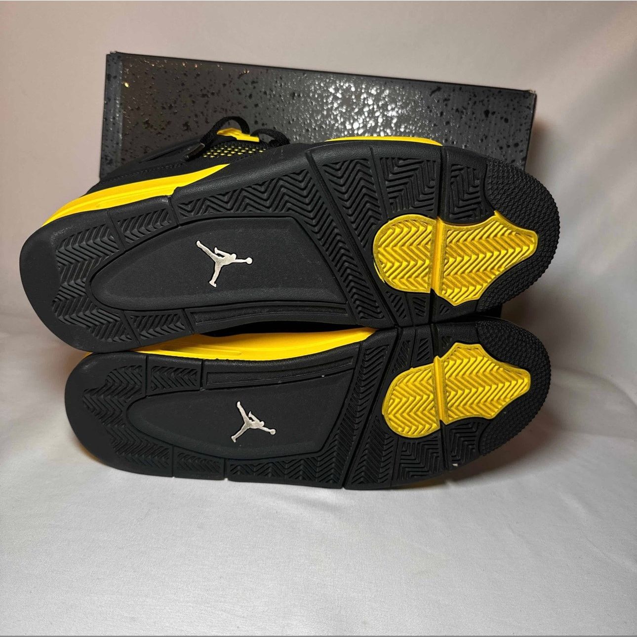 Jordan Brand × Nike Size 11 - Nike Air Jordan 4 Retro Thunder 2023 Men's Shoes Size US 11 / EU 44 - 7 Thumbnail