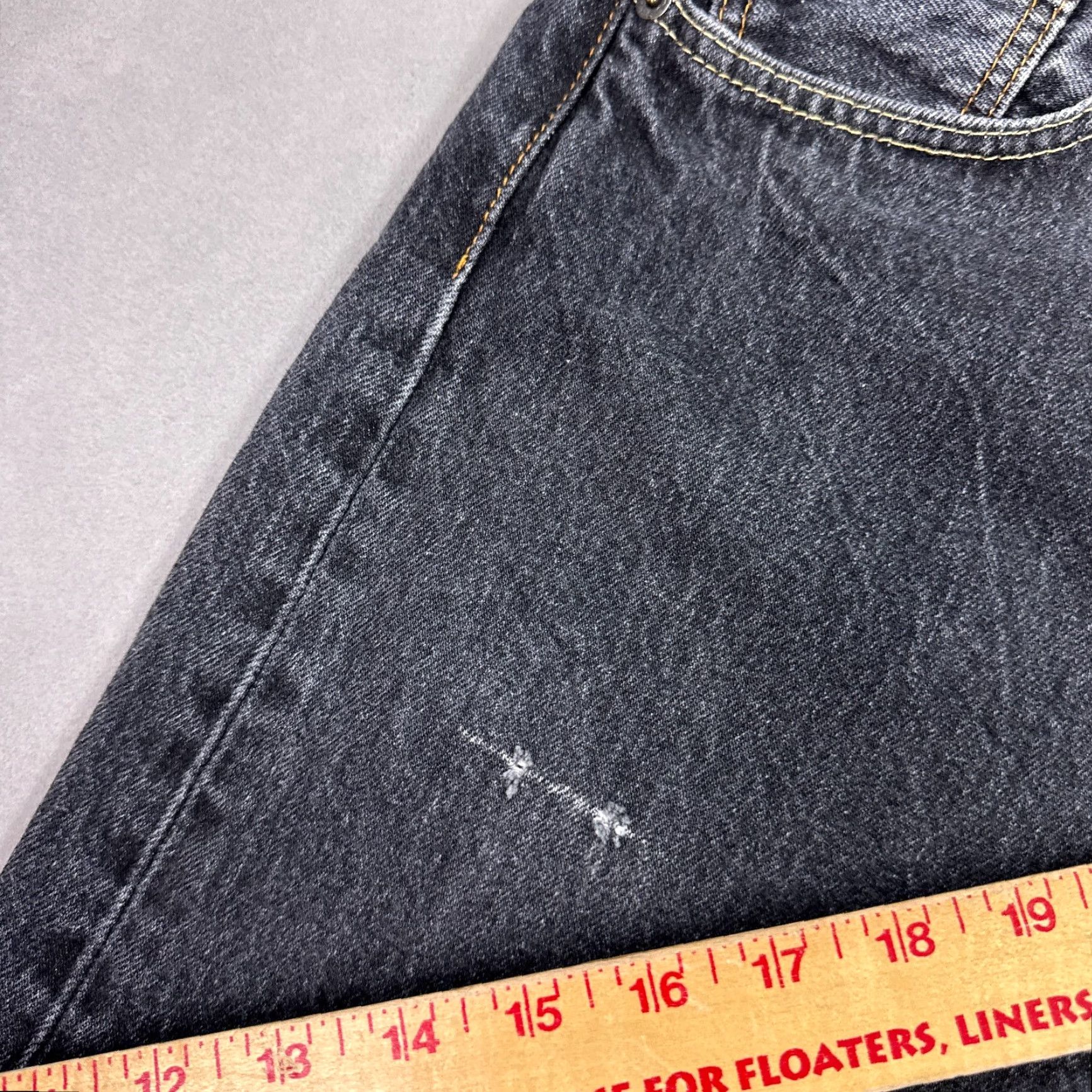 Levi's VINTAGE Levis 501 Jeans Mens 36x30 Black Denim Button Fly Dark Faded 90s Style Mens Boys Girls? Size US 38 / EU 54 - 7 Thumbnail