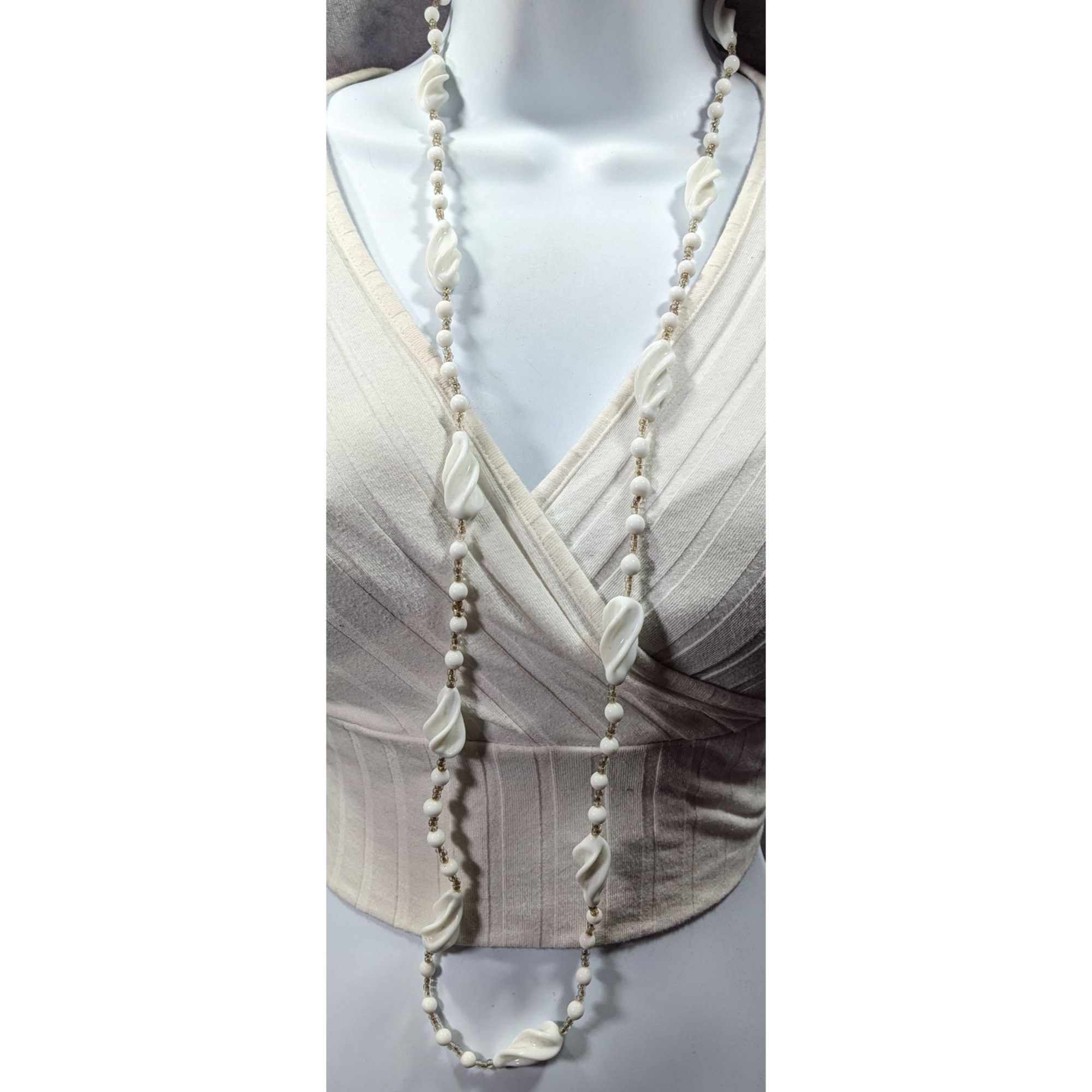 Other Vintage White Lucite And Glass Beaded Necklace Size ONE SIZE - 2 Thumbnail
