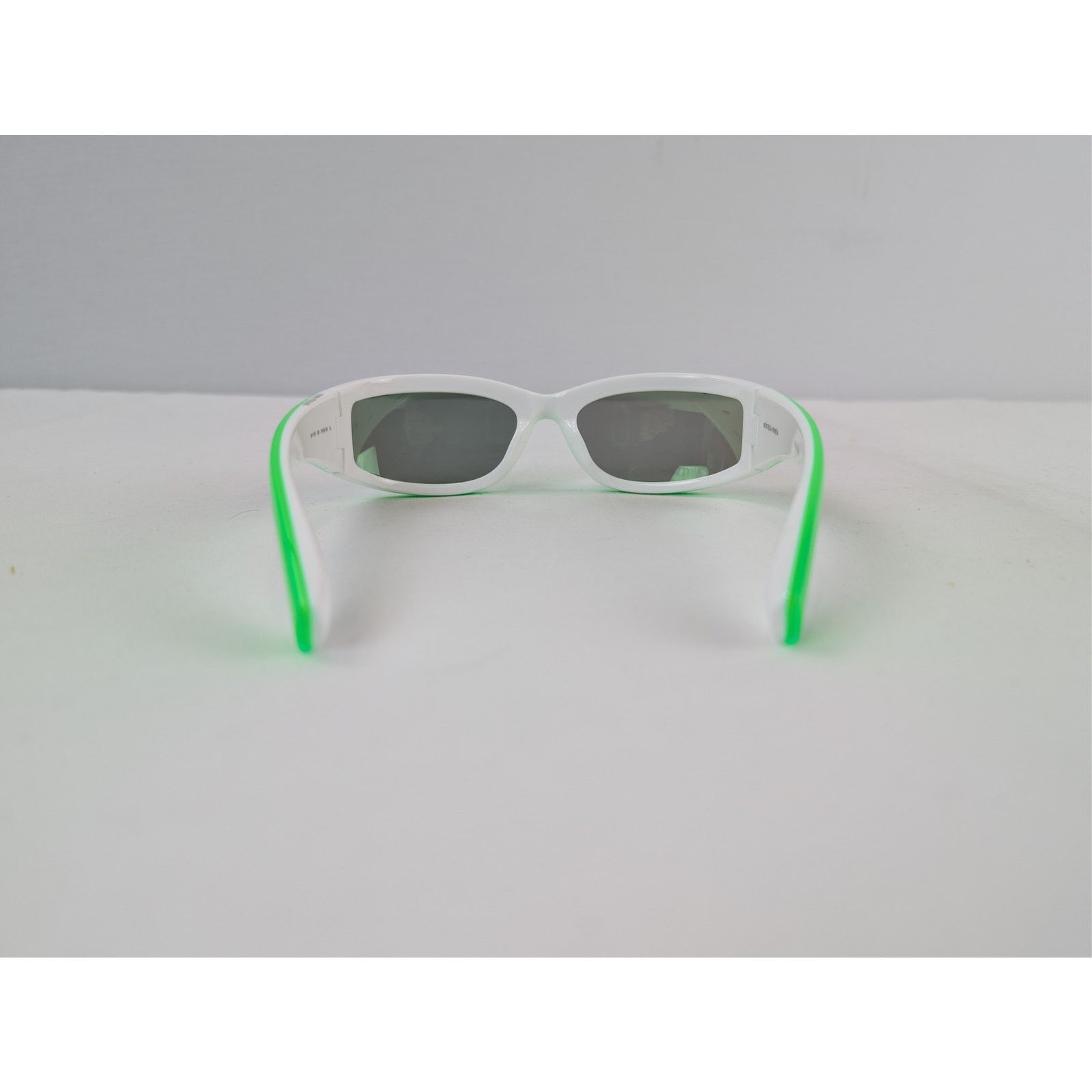 Bottega Veneta o1rshd1 / 555 / Size: OS / Sunglasses in Green Size ONE SIZE - 4 Thumbnail