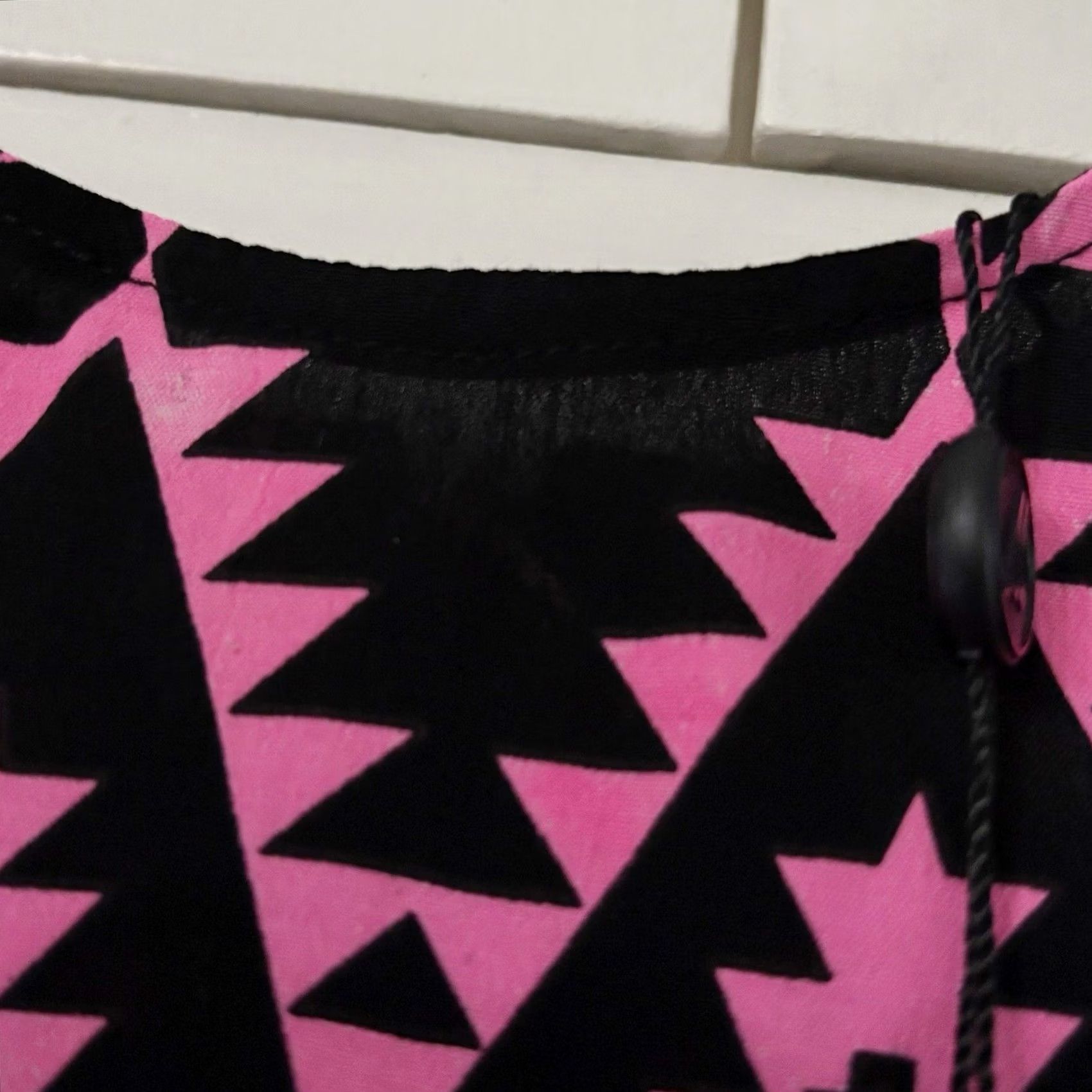 Vintage Motel Rocks Playsuit XS Size New With Defect Pattern Aztec Black Neon Pink Size 26" / US 2 / IT 38 - 4 Thumbnail