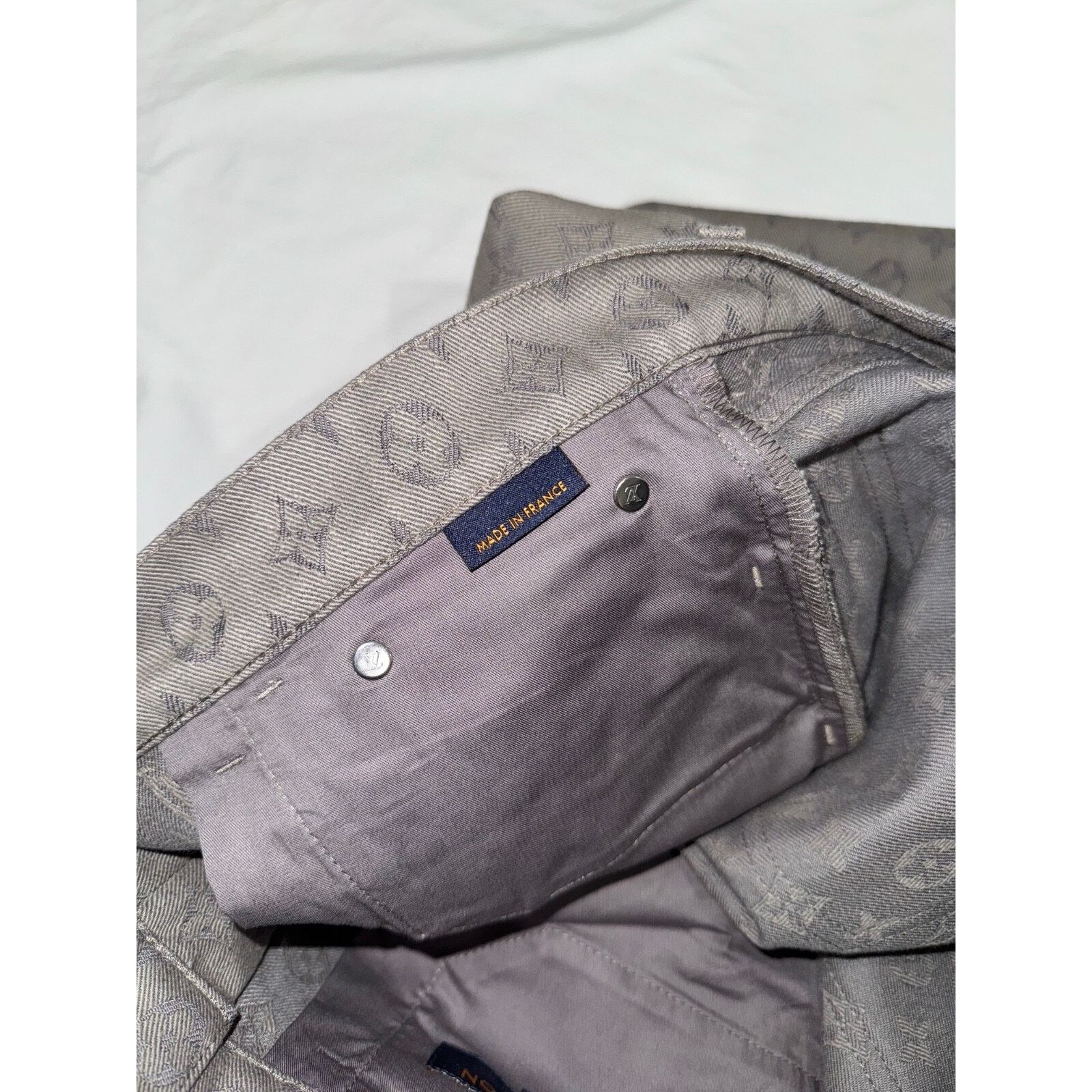 Louis Vuitton Louis Vuitton DL0 Monogram Slim Jeans All Over Logo Grey Size US 34 / EU 50 - 12 Thumbnail
