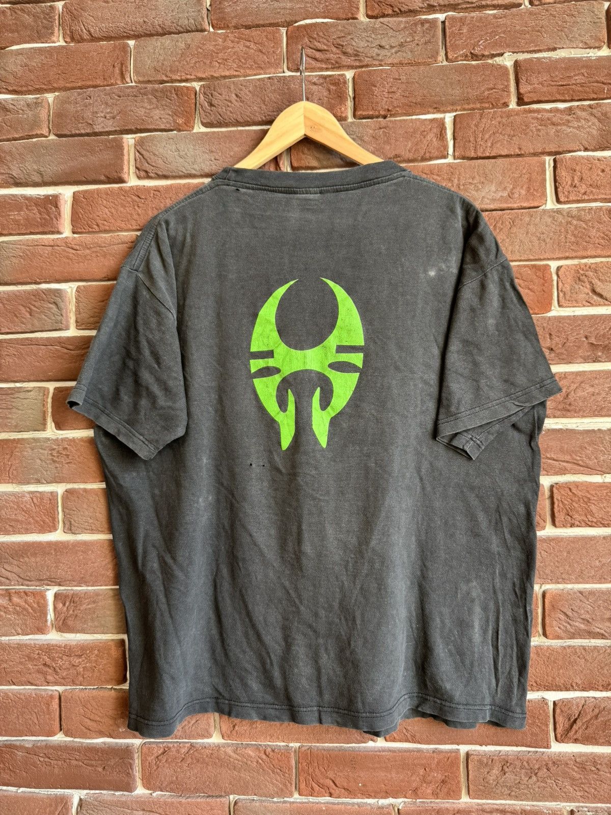 Band Tees 90s Soulfly Fire Vintage metal band tee numetal sepultura Size US L / EU 52-54 / 3 - 2 Thumbnail