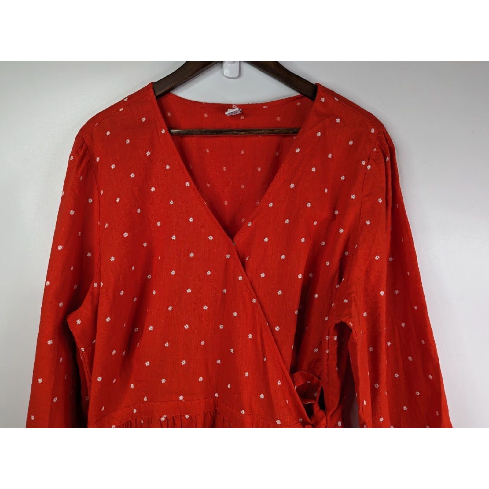 Old Navy Old Navy Women's Dress Wrap Floral Red White Elastic Waist V-Neck Tie 2X Plus Long Sleeve Knee Length Linen 100% Cotton Shirt Womens Size XXL / US 16-18 / IT 52-54 - 2 Thumbnail