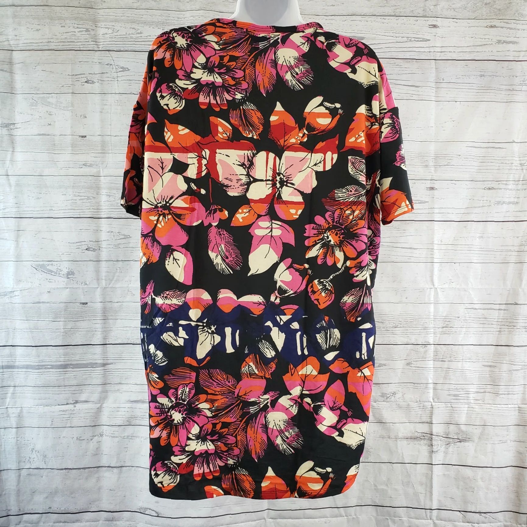 Vintage LuLaRoe Womens Irma Top XS Black Pink Floral Short Sleeve T-Shirt Tunic Casual Womens Size XS / US 0-2 / IT 36-38 - 4 Thumbnail