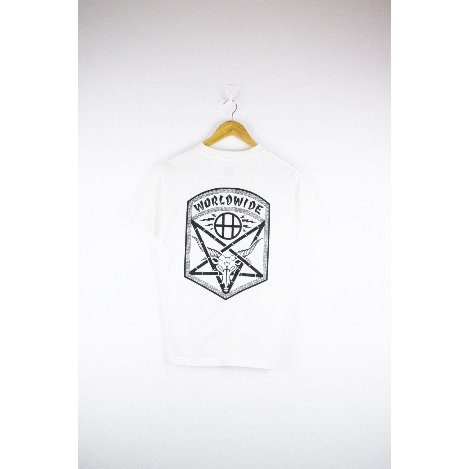 Huf × Thrasher Thrasher x HUF Worldwide Logo Crew White T-shirt Size US S / EU 44-46 / 1 - 4 Thumbnail