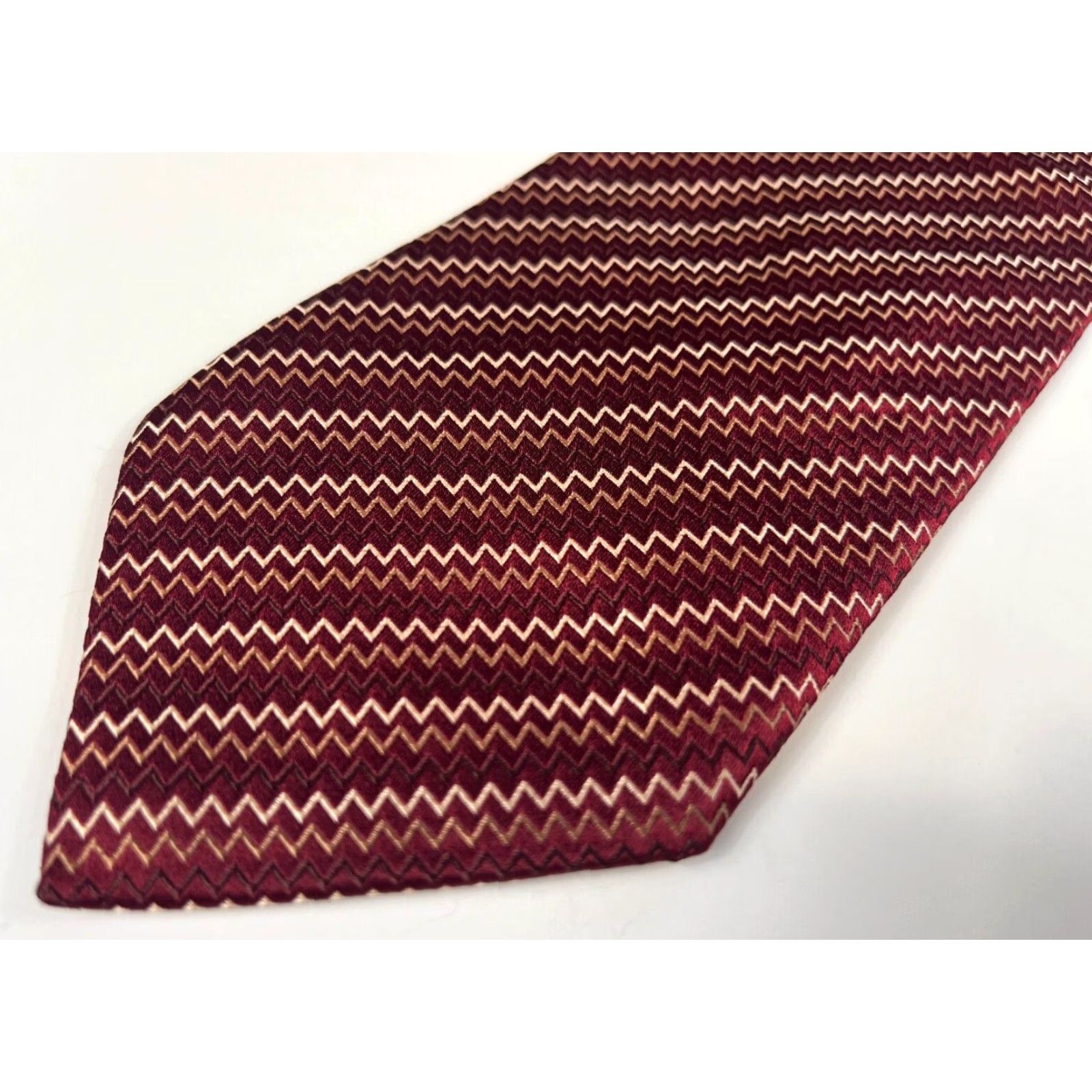 Pinko Thomas Pink Men’s Luxury Silk Tie Zig Zag Maroon 58" Wide 3 5/8" Classic Length Adjustable N/A Size ONE SIZE - 5 Thumbnail
