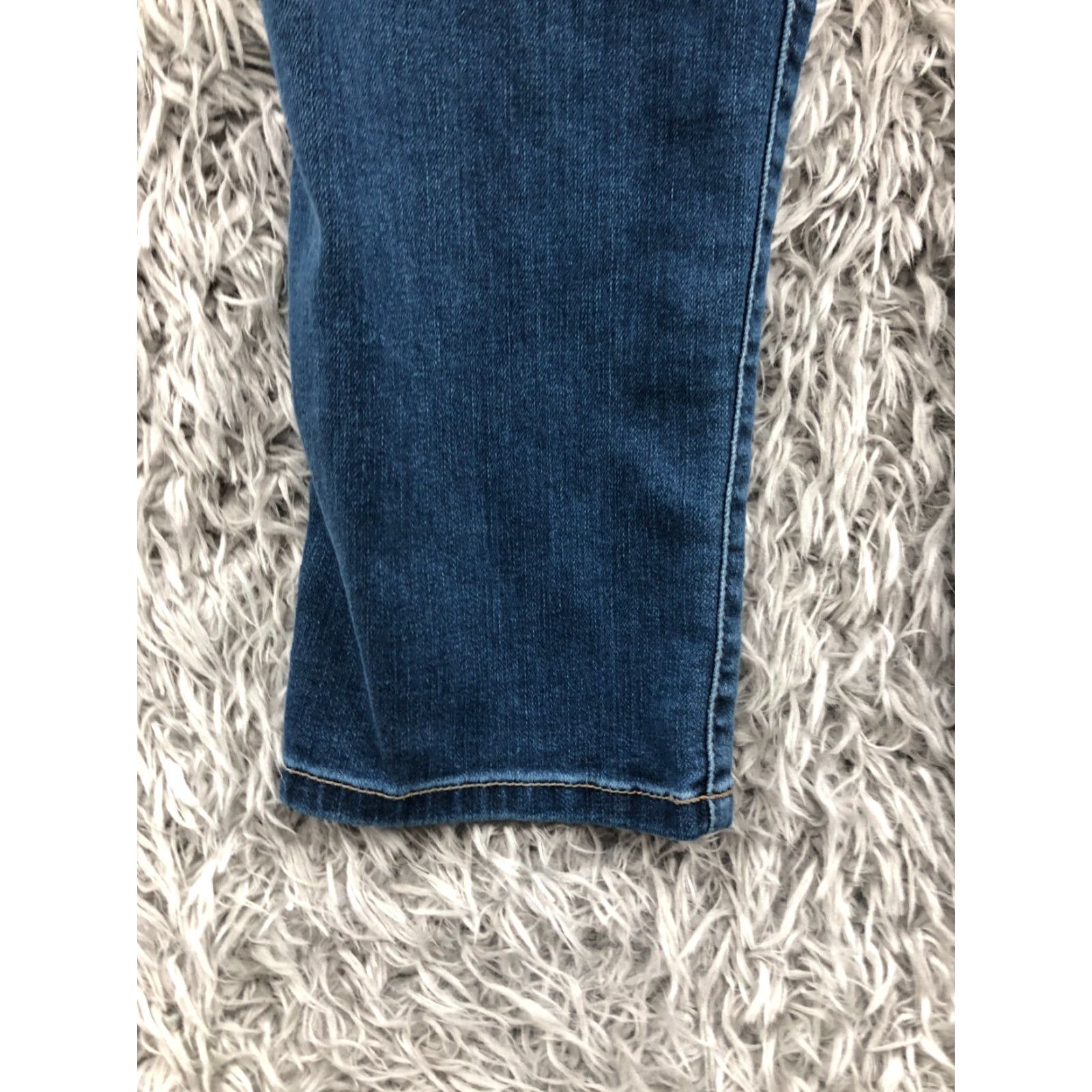 Vintage Chico's Girlfriend Crop Jeans Size 0 Womens Medium Wash Blue Crop Jeans 0 Chico's Girlfriend Medium Wash Blue Womens Size 0 Size 25" / US 0 / IT 36 - 7 Thumbnail
