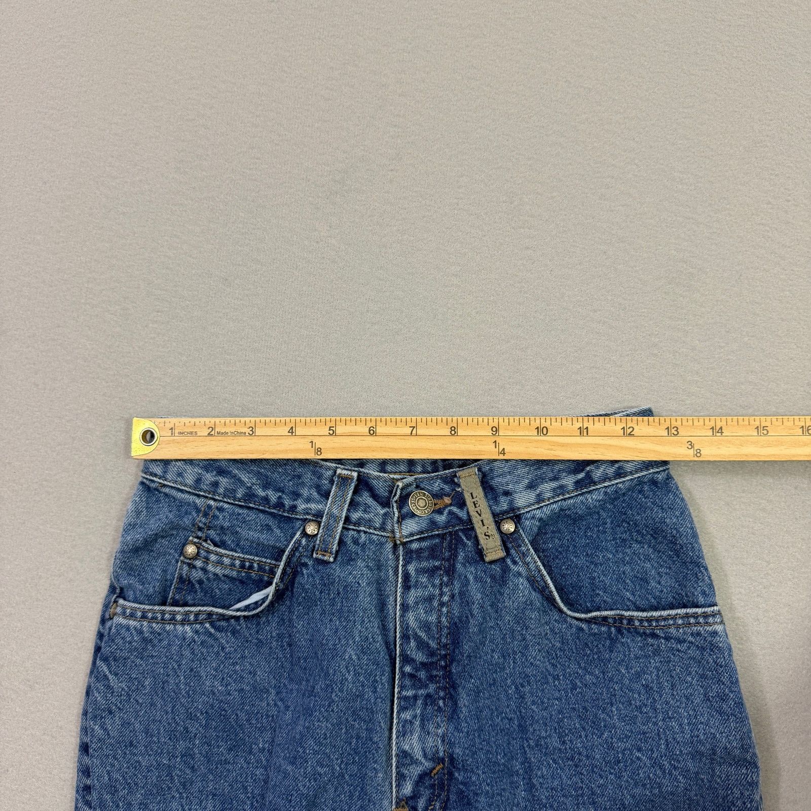 Vintage Vintage Levis 900 Jeans Women's 7 (26x31) Blue Mom High Rise Size 26" / US 2 / IT 38 - 8 Thumbnail