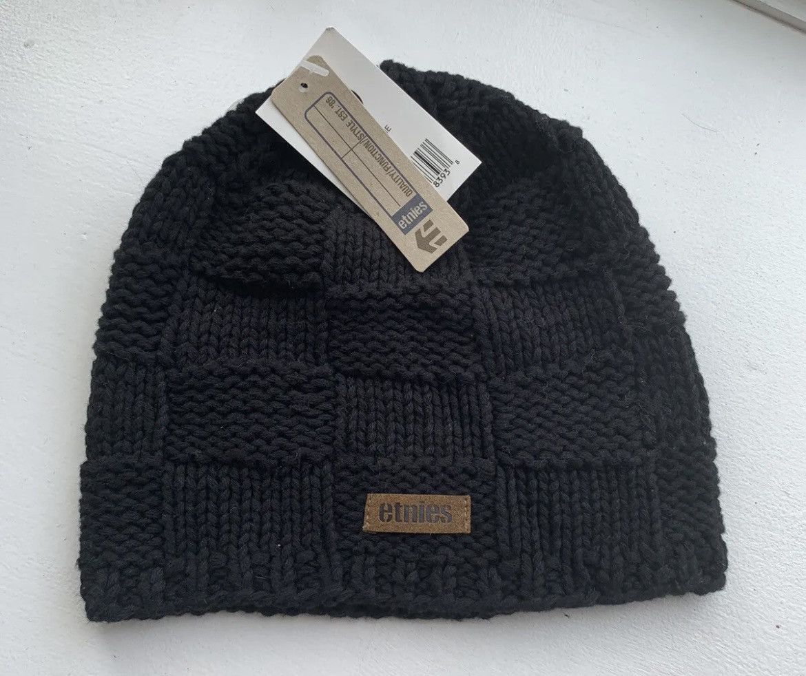 Vintage Y2K ETNIES Beanie Skully Cap Hat New