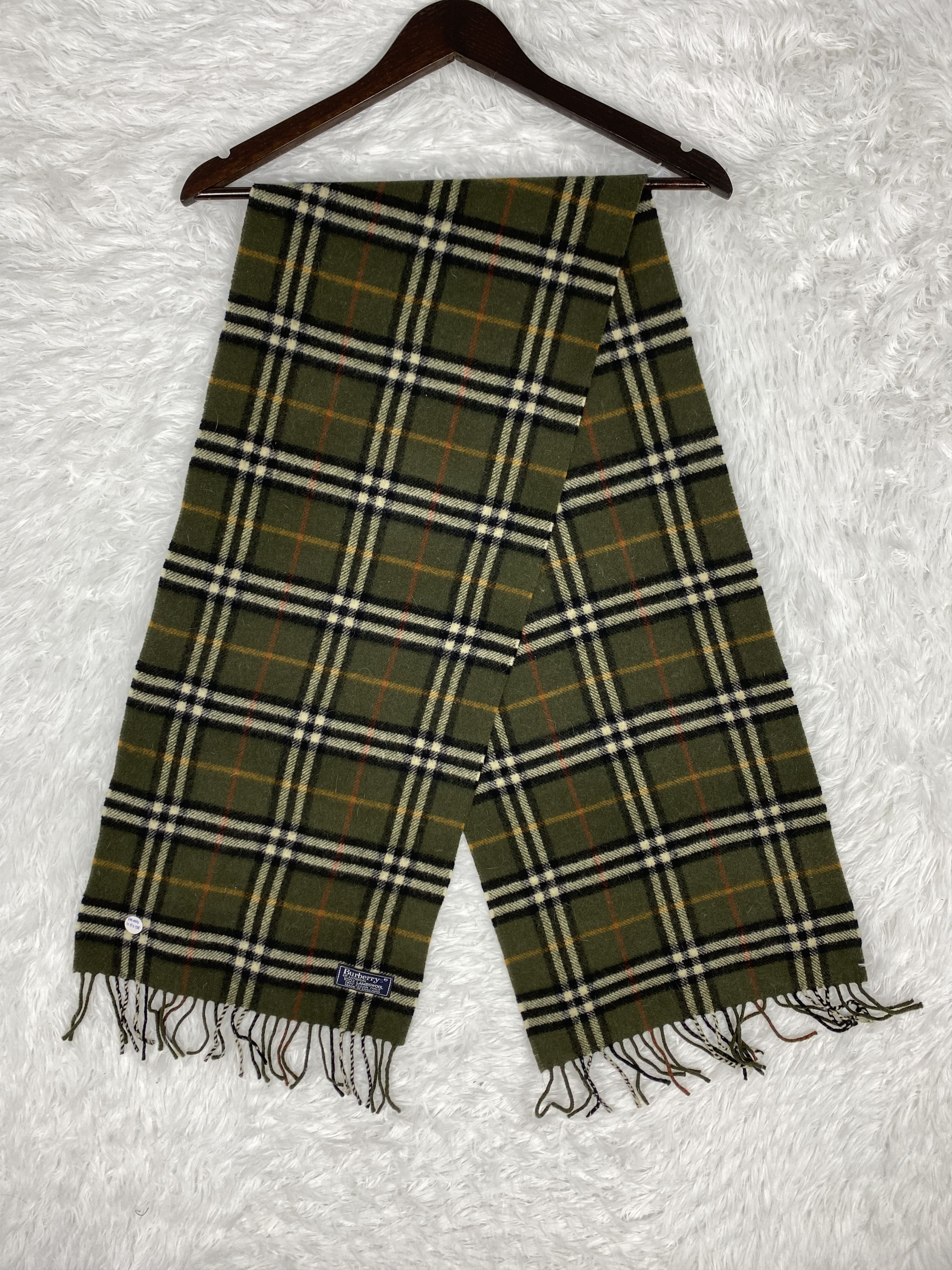Burberry Vintage Burberry Scarf / Muffler Neckwear PM0004 Size ONE SIZE - 1 Thumbnail