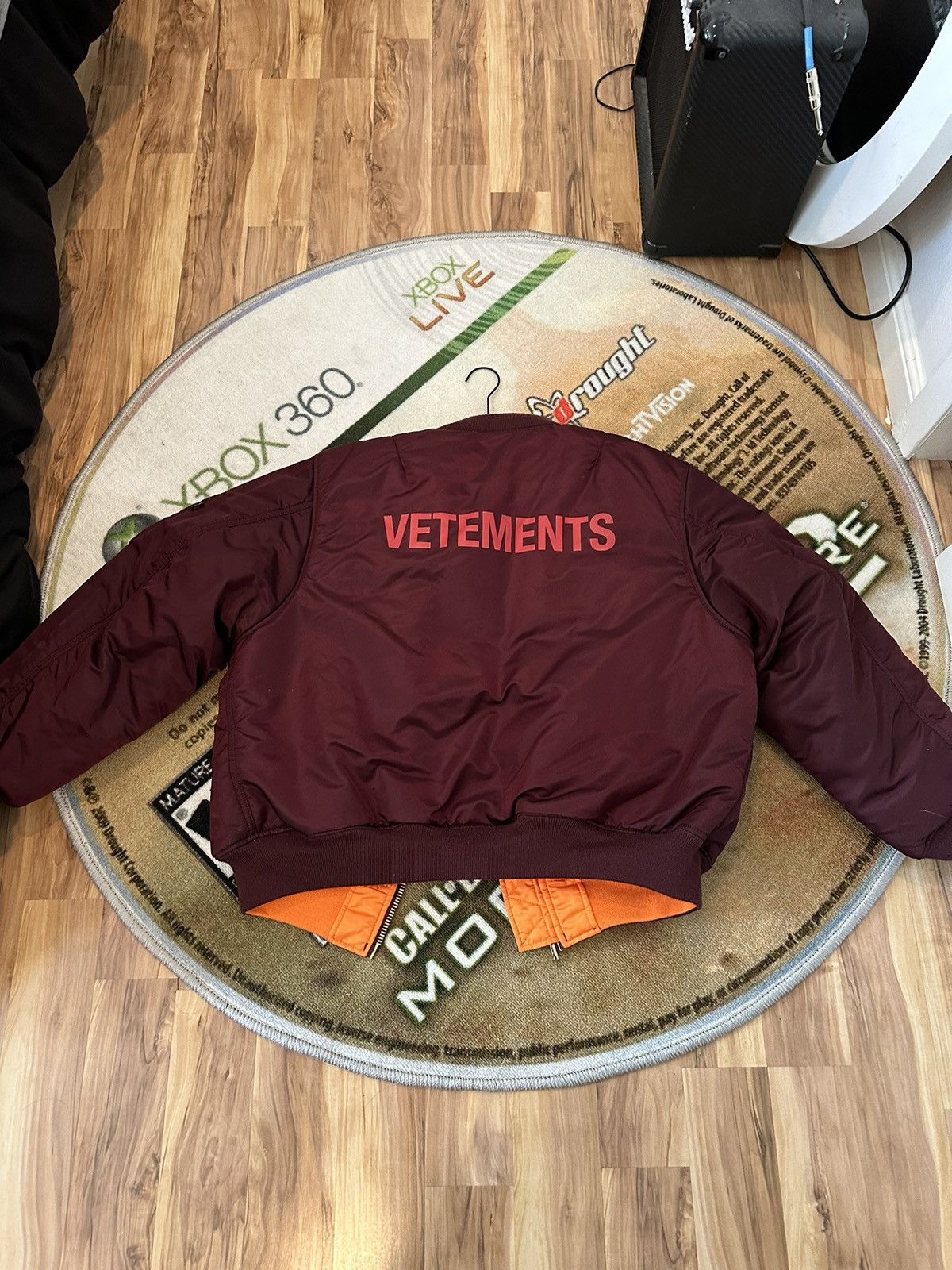 Vetements VETEMENTS Emoji Cropped Bomber Reversible Size US S / EU 44-46 / 1 - 1 Thumbnail