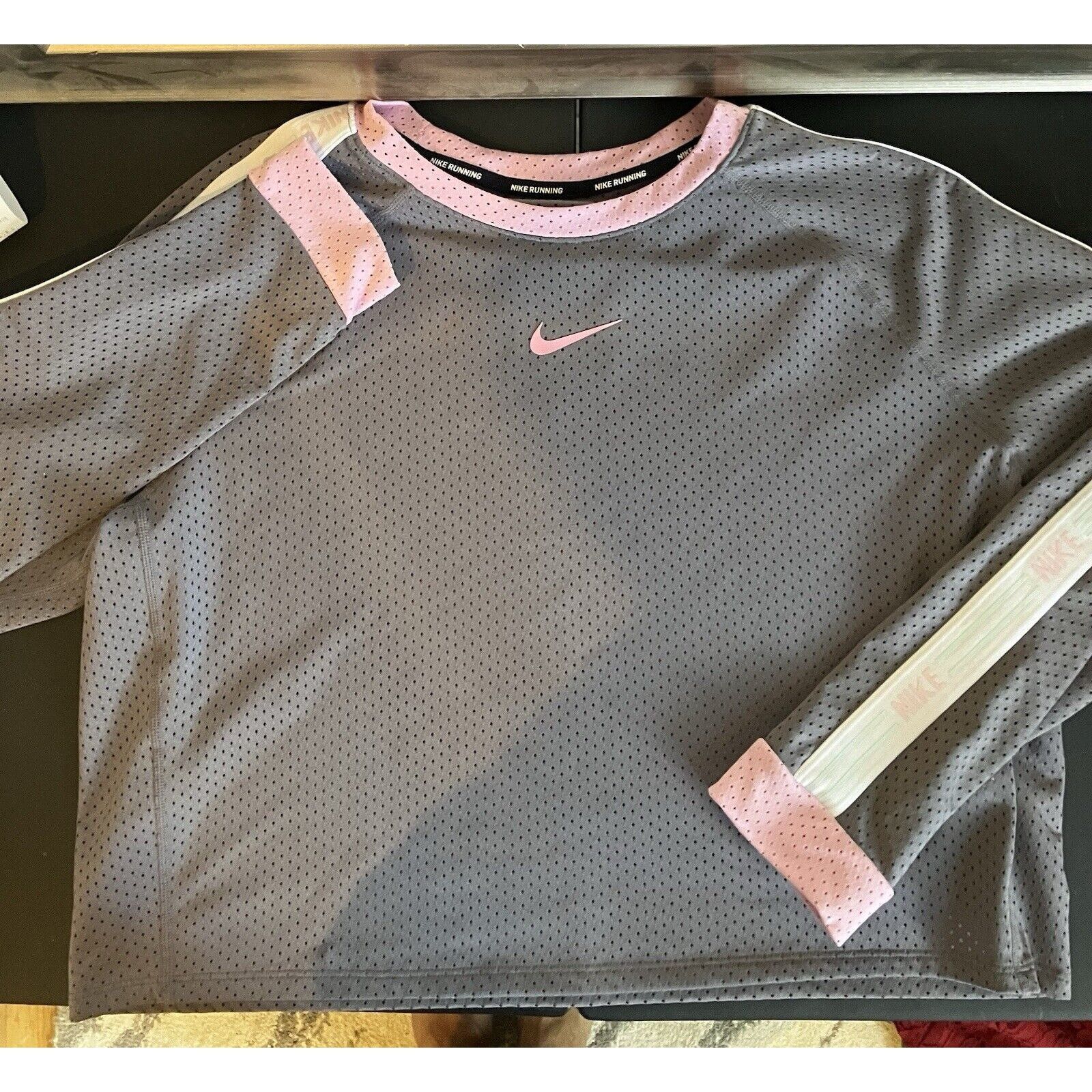 Nike Nike Woman’s Crop Top Medium athletic Shirt long sleeve Size S / US 4 / IT 40 - 3 Thumbnail