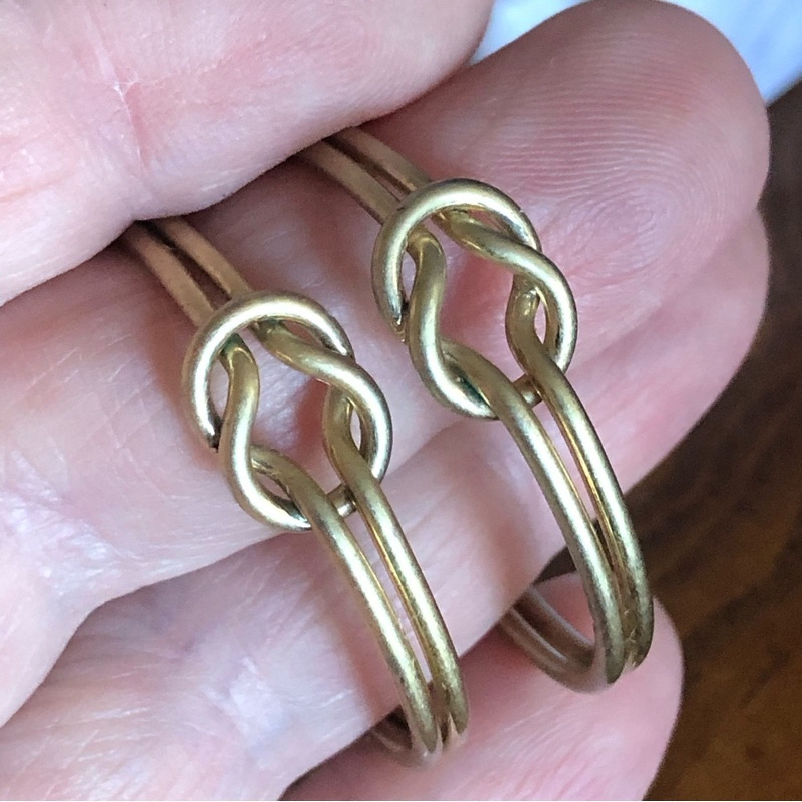 Vintage Vintage gold plated knot accent hoop earrings Size ONE SIZE - 2 Thumbnail