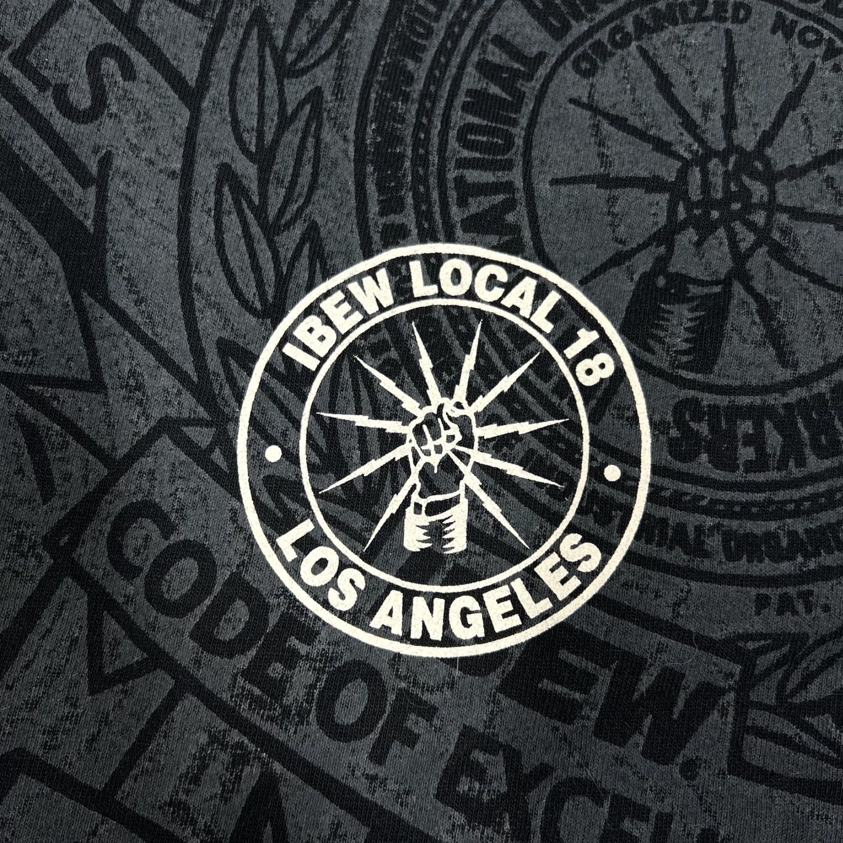 Vintage VINTAGE Union Made IBEW Local 18 Los Angeles T-Shirt Navy Blue XL Crew Neck Short Sleeve 100% Cotton Mens Union Logo 90s USA AOP Size US XL / EU 56 / 4 - 2 Thumbnail