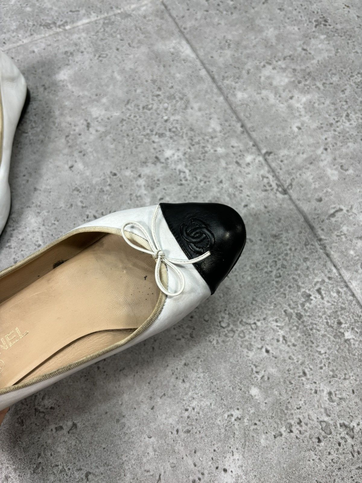 Chanel Chanel Lambskin & Patent Calfskin Ballet Flats Vintage 00s Size US 11 / IT 41 - 6 Thumbnail