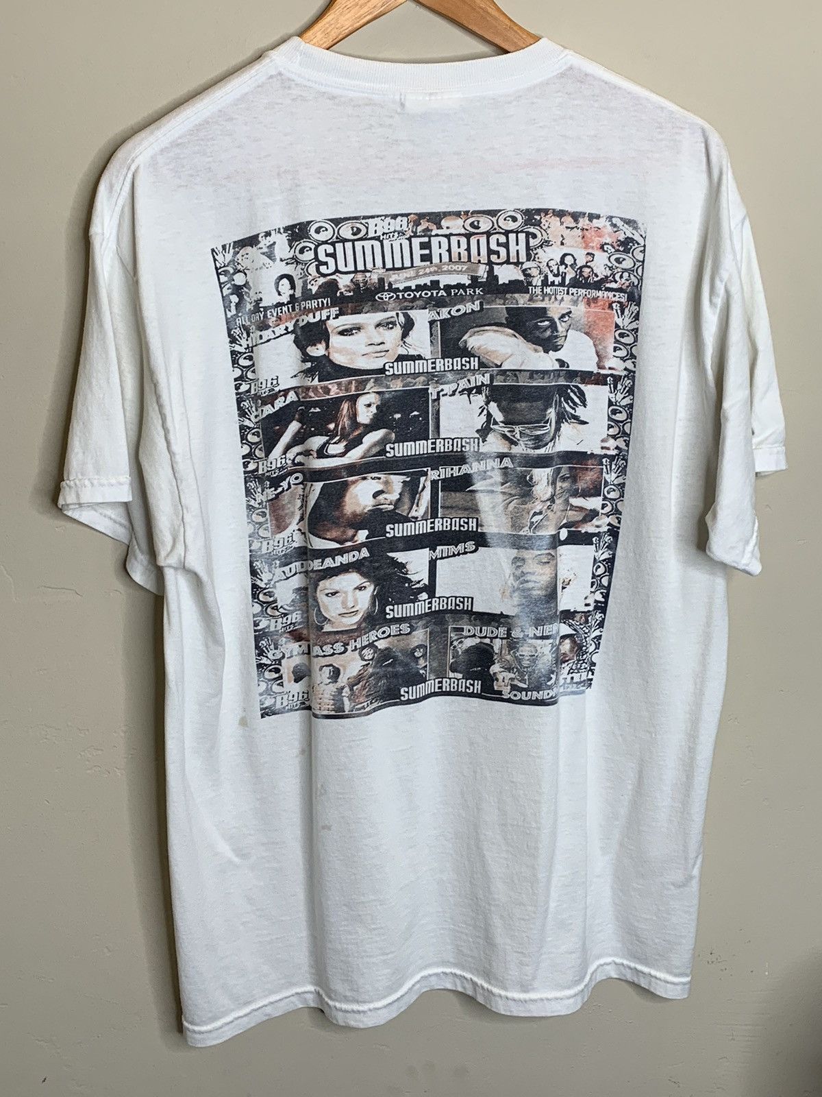 Rap Tees *RARE* 2007 SummerBash B96 Rihanna T-Pain Concert T-Shirt L Size US L / EU 52-54 / 3 - 2 Thumbnail
