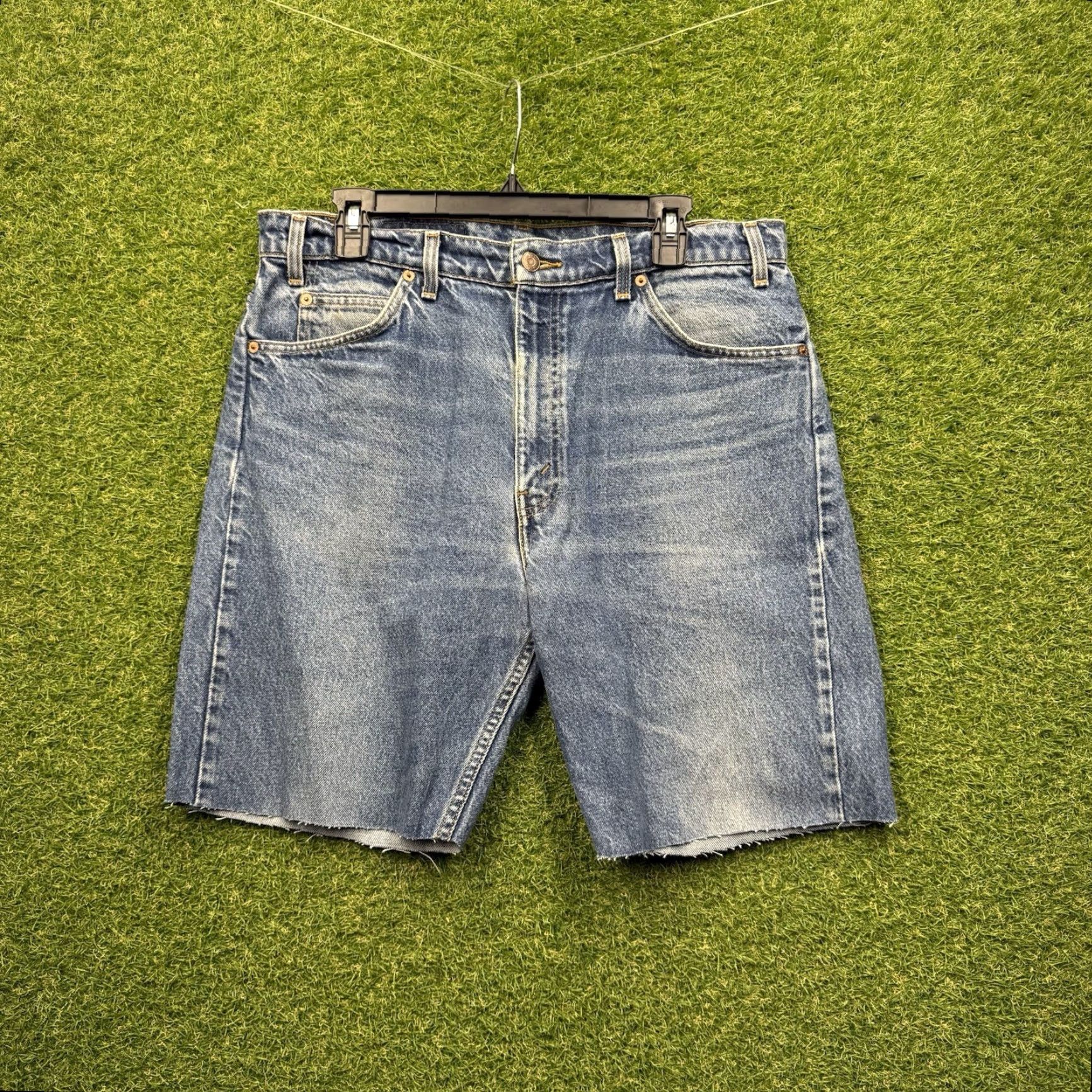 Levi's VINTAGE Levi's 505 Jean Shorts Mens 36 Blue Medium Wash Bermuda 5-Pocket Denim Casual 90s Mens Size US 36 / EU 52 - 2 Thumbnail