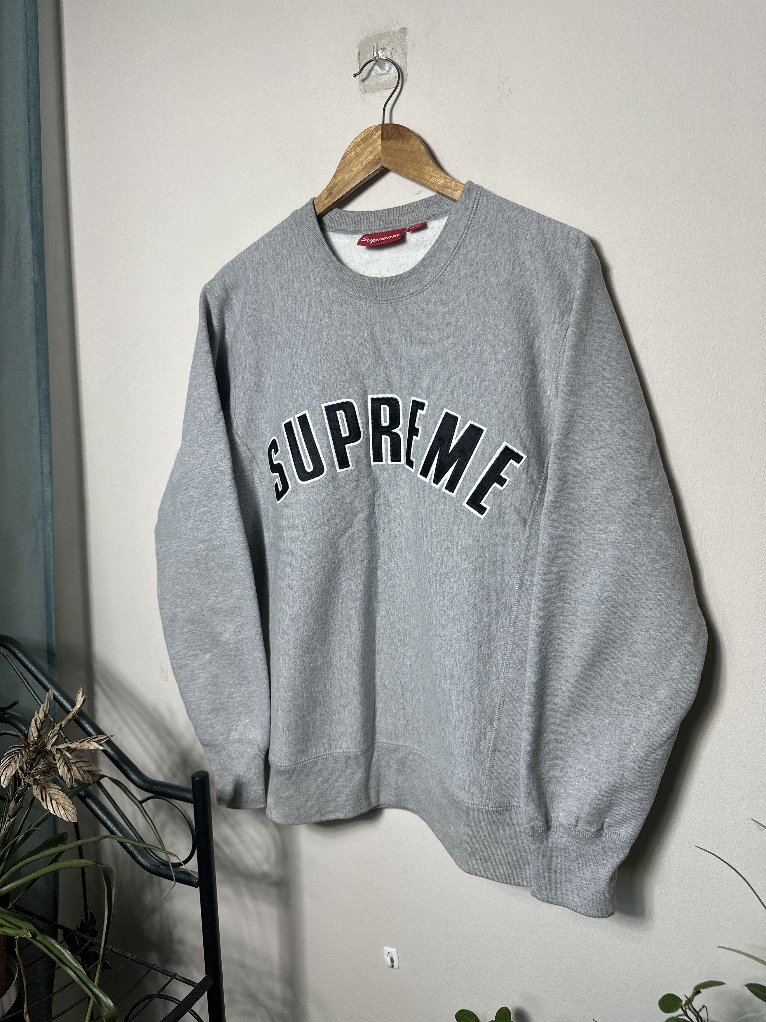 Supreme Supreme grey arc logo sweatshirt size M Size US M / EU 48-50 / 2 - 2 Thumbnail