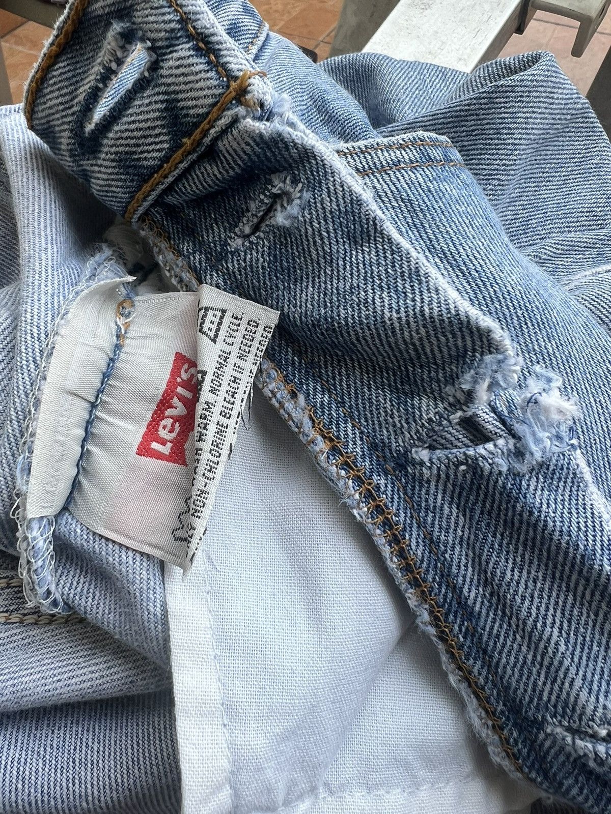 Levi's Vintage 1997 Levi’s 501 Usa Distressed Fade Blue Denim Jeans Size US 29 - 24 Thumbnail