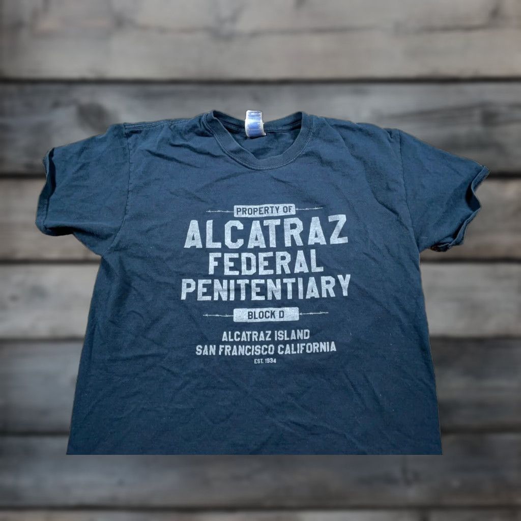 Gildan VINTAGE Alcatraz Federal Penitentiary T-Shirt Adult Large Black Gildan Jersey Crew Neck California Retro Mens Size US L / EU 52-54 / 3 - 1 Thumbnail