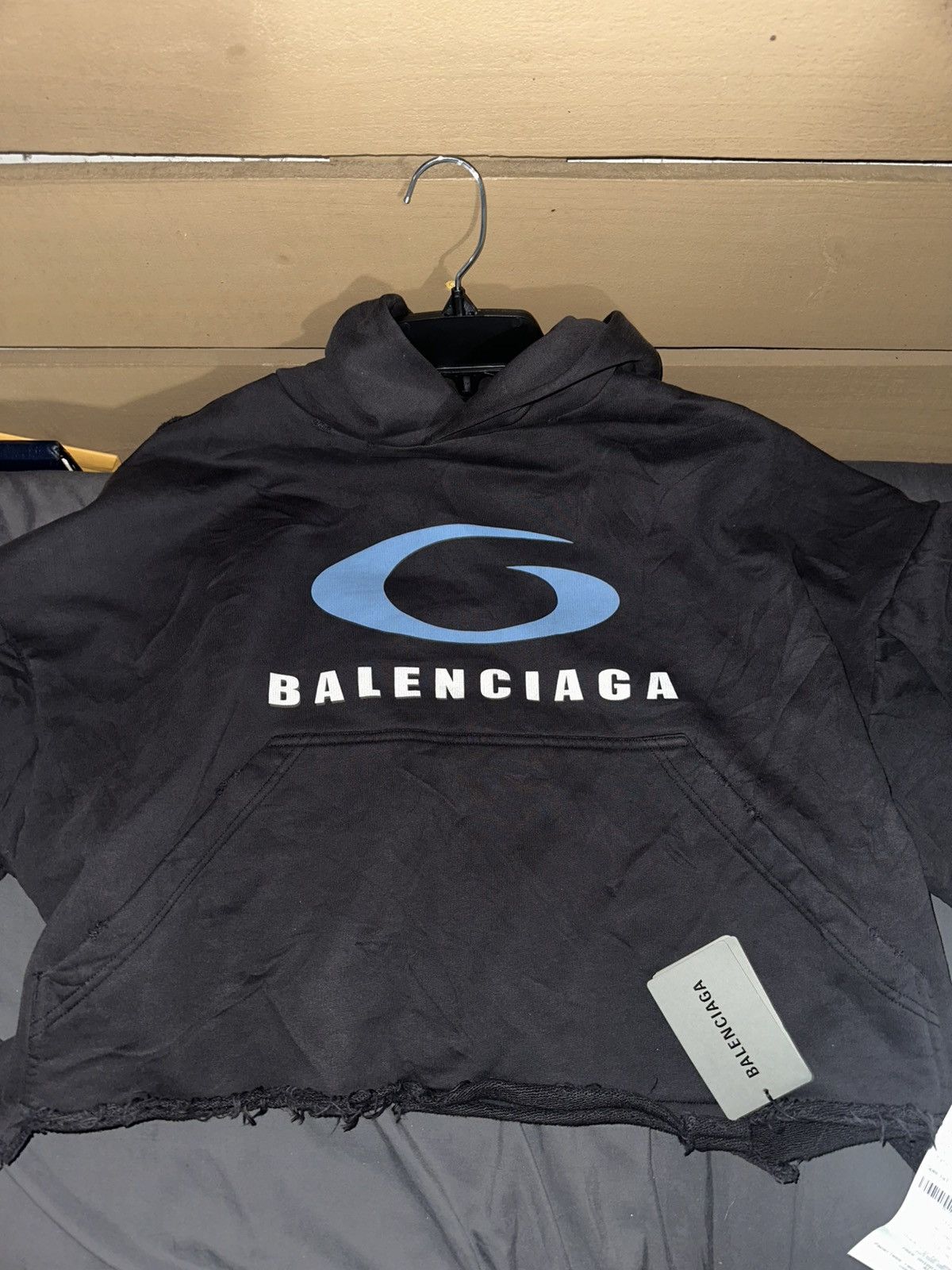Balenciaga Balenciaga cropped logo distressed graphic hoodie size 2 Size US M / EU 48-50 / 2 - 3 Thumbnail