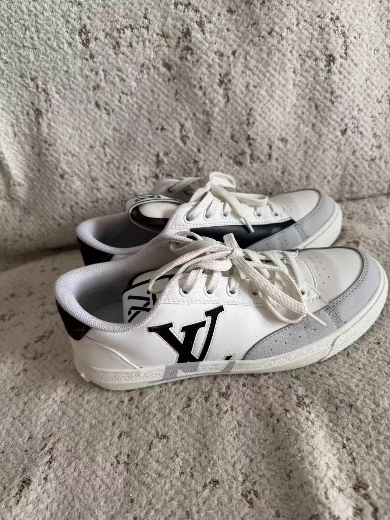 Louis Vuitton LV Sneakers 37 Like New Size US 6.5 / IT 36.5 - 1 Thumbnail