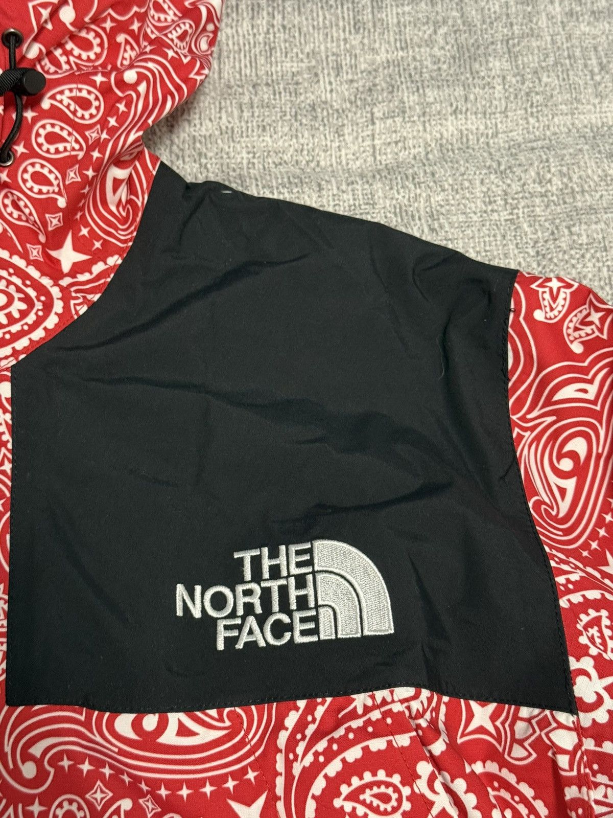 Supreme × The North Face Supreme tnf the north face bandana Paisley mountain Jacket Size US XL / EU 56 / 4 - 4 Thumbnail